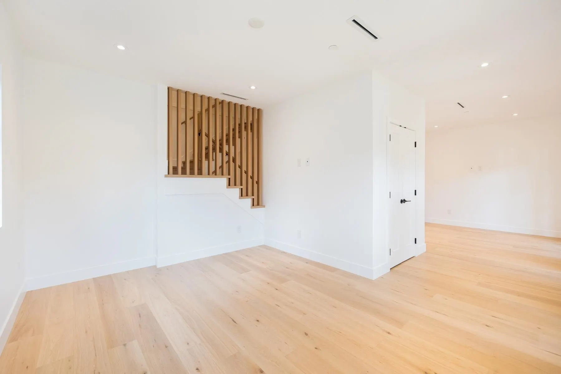 263 W 6th Street