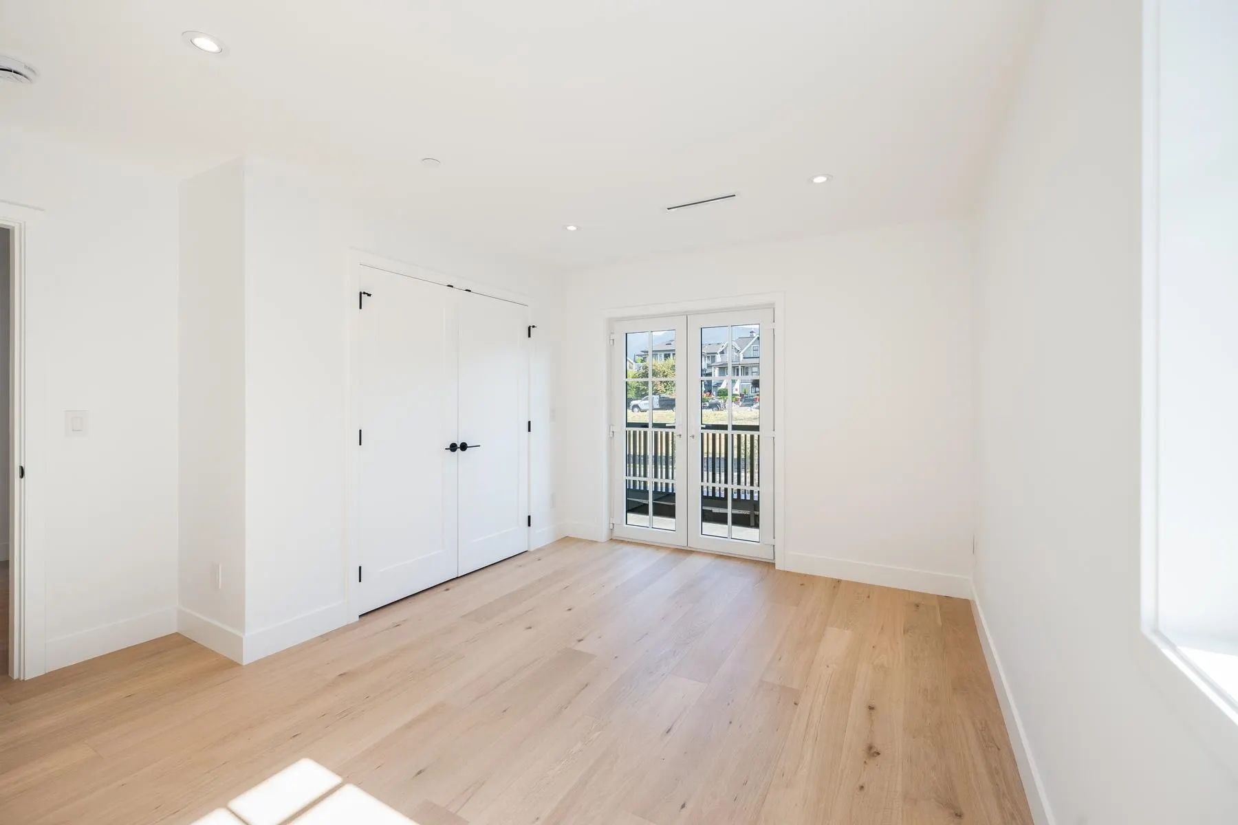 263 W 6th Street