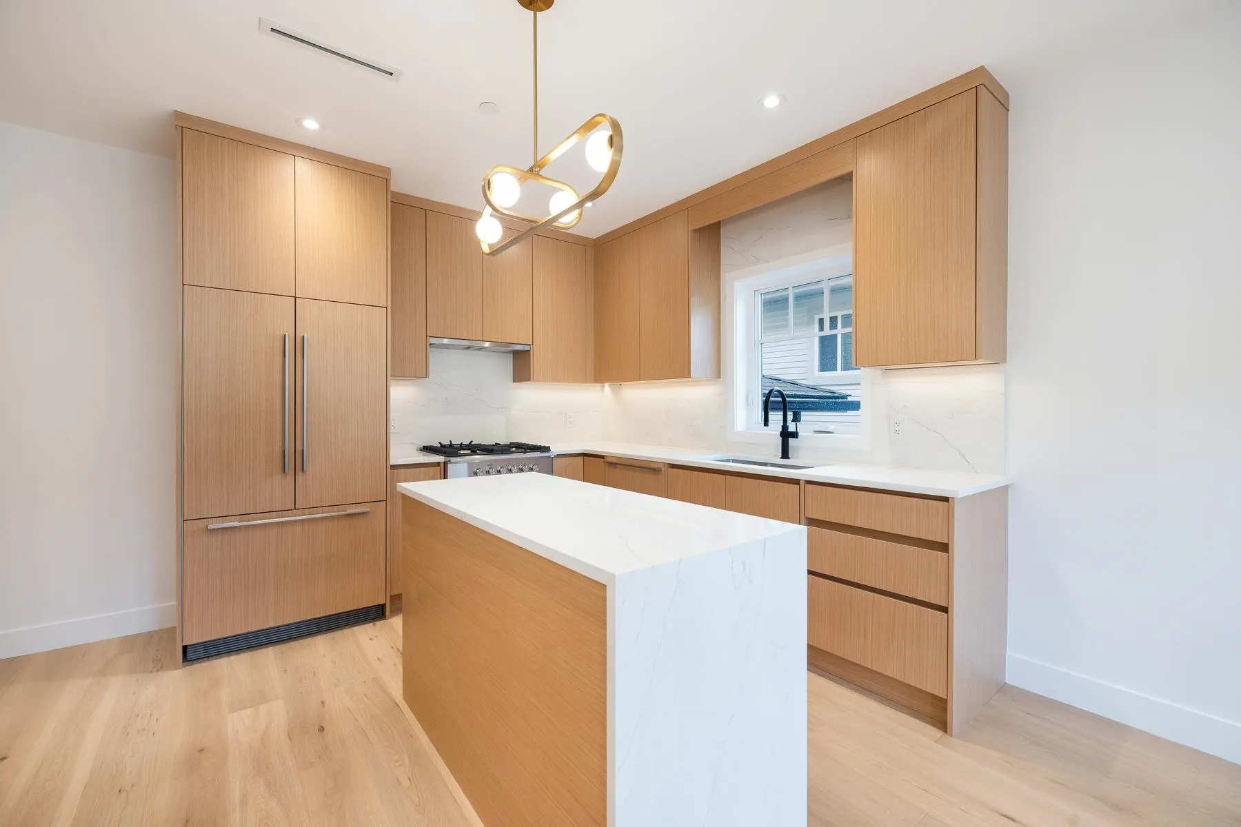263 W 6th Street