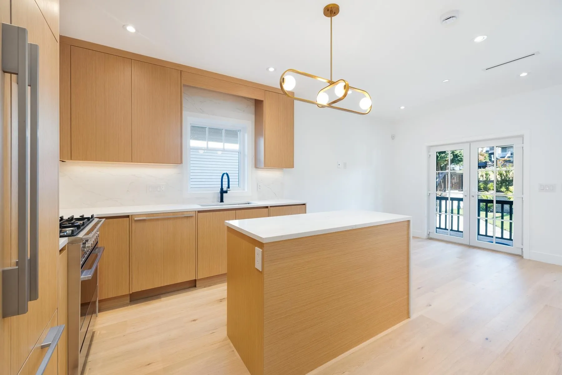 263 W 6th Street