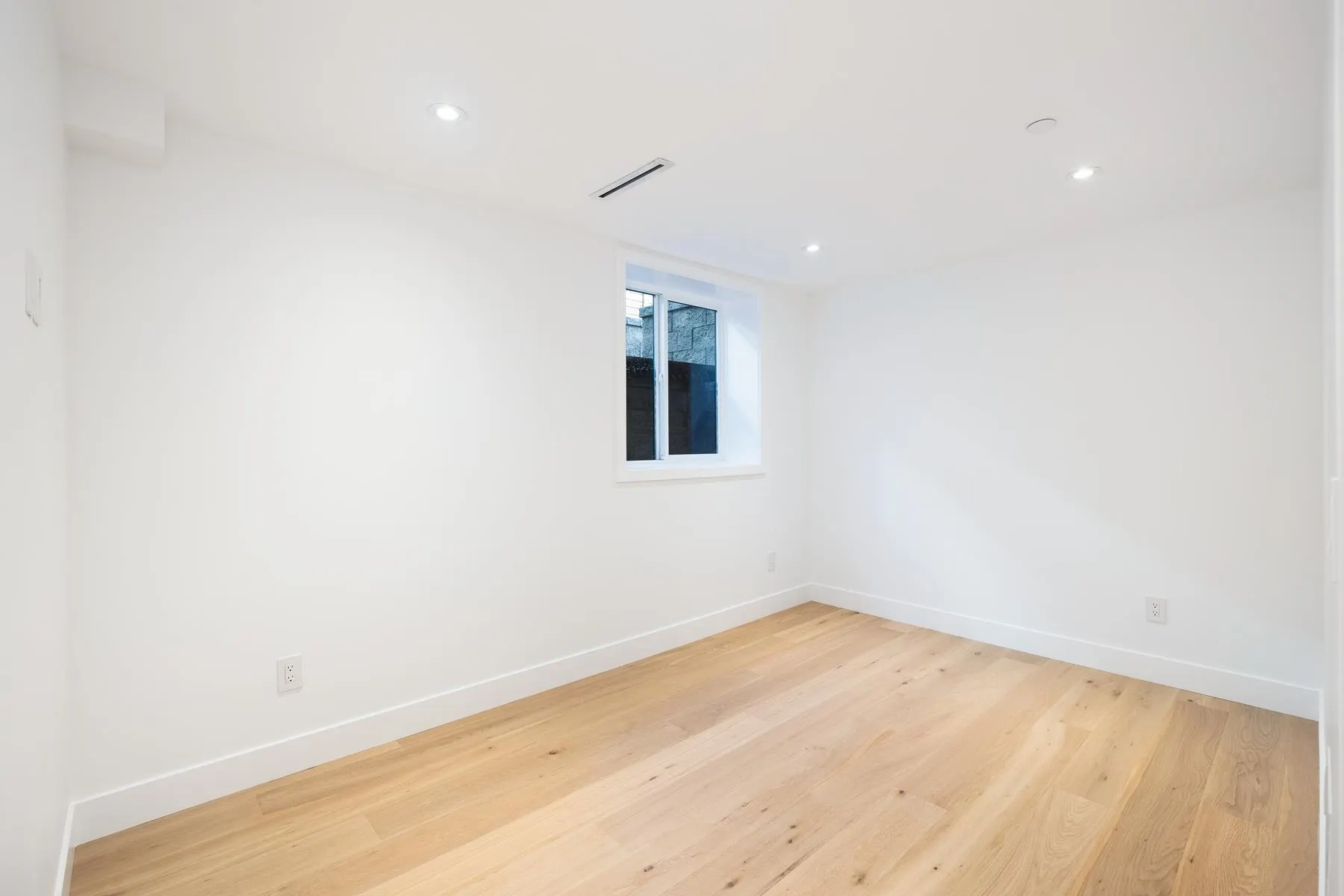 263 W 6th Street