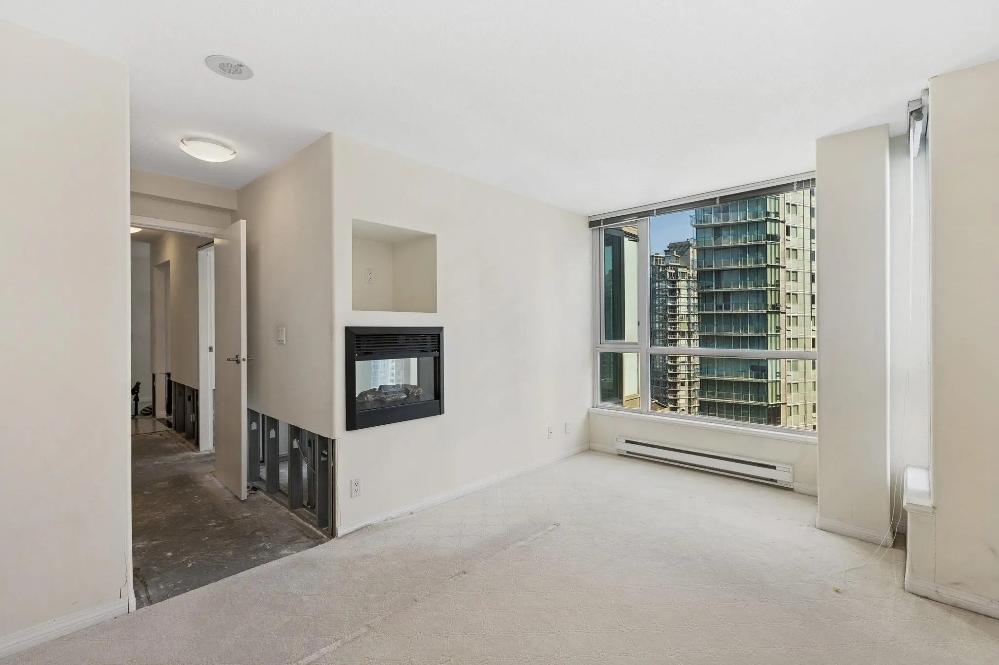2507 1328 W Pender Street