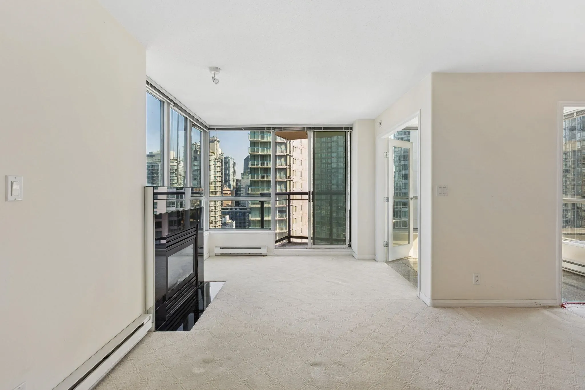 2507 1328 W Pender Street