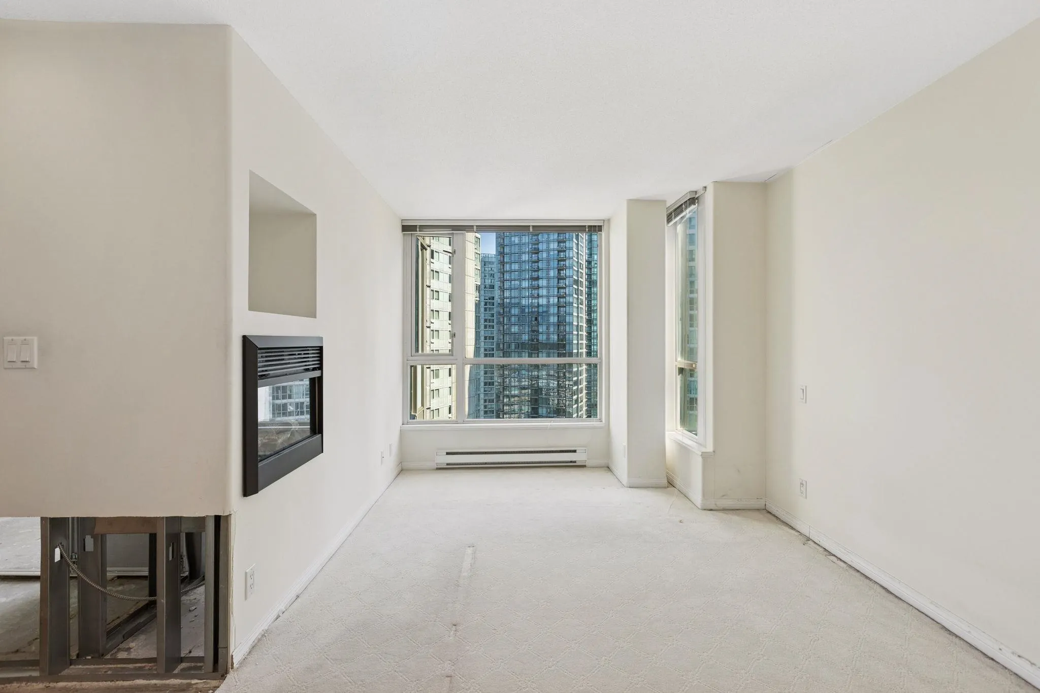 2507 1328 W Pender Street