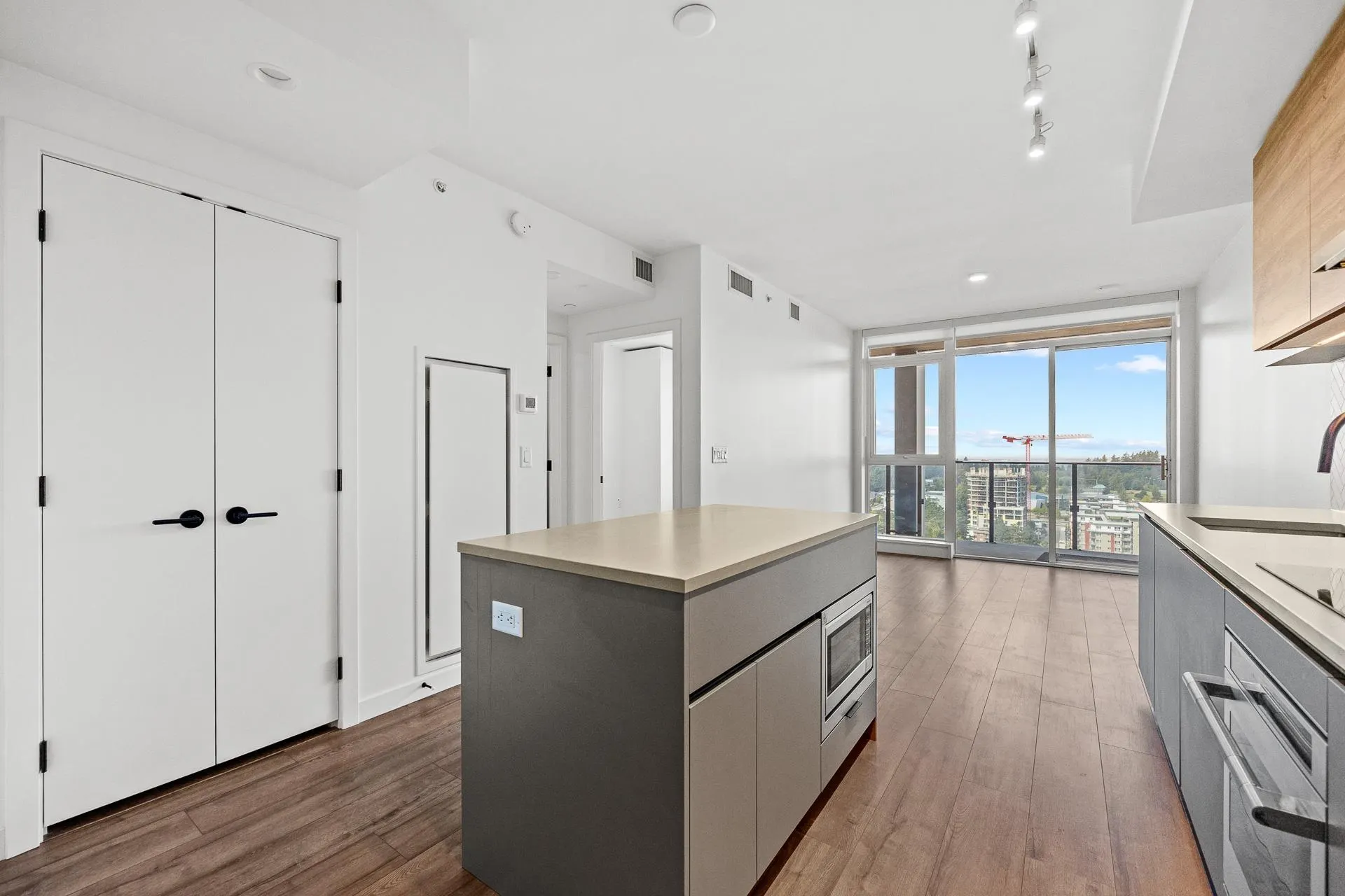 2011 13428 105 Avenue