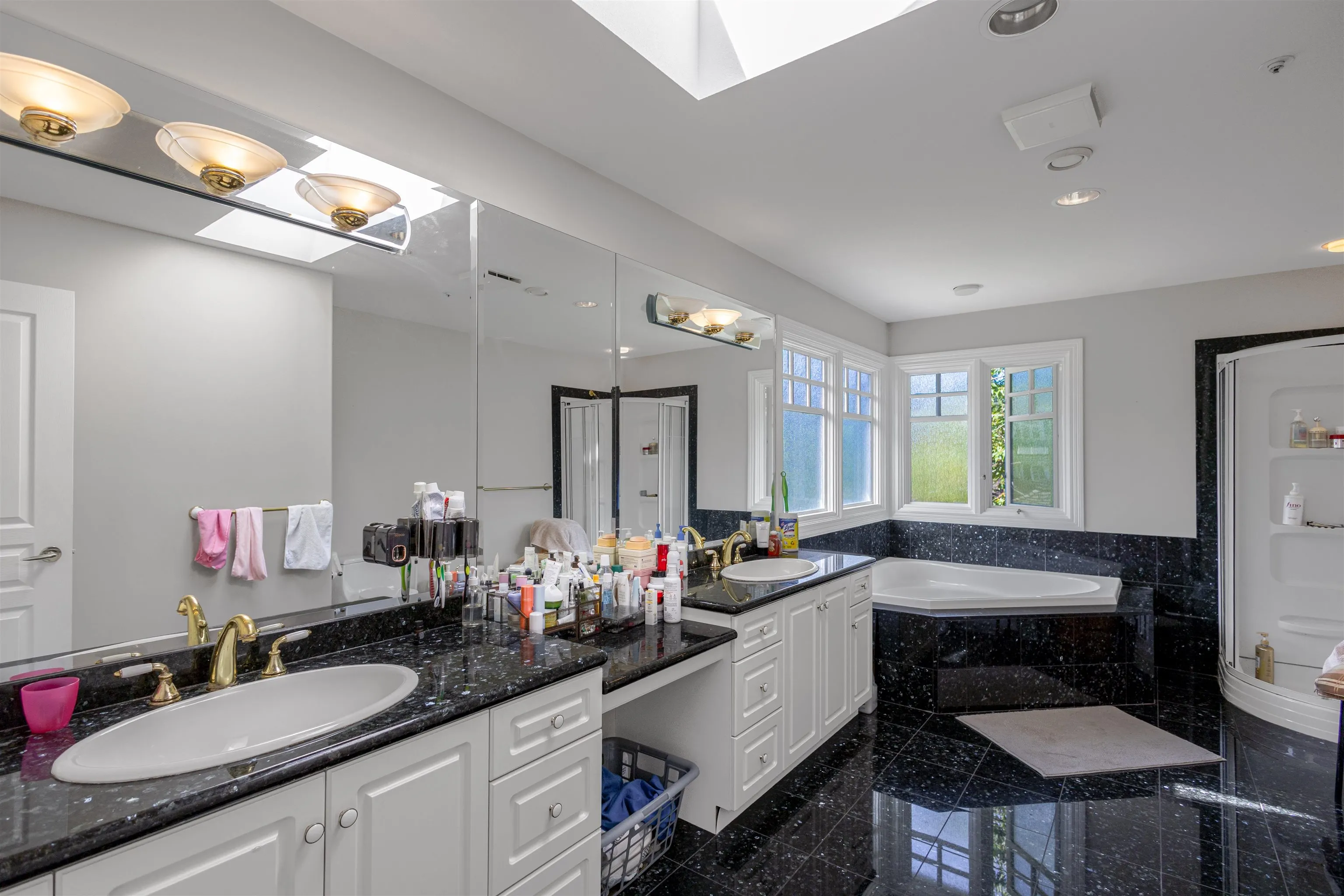 2350 W 36th Avenue