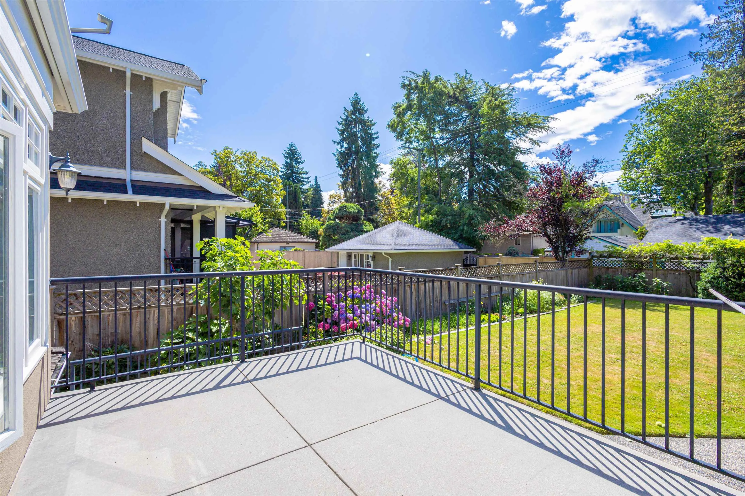 2350 W 36th Avenue