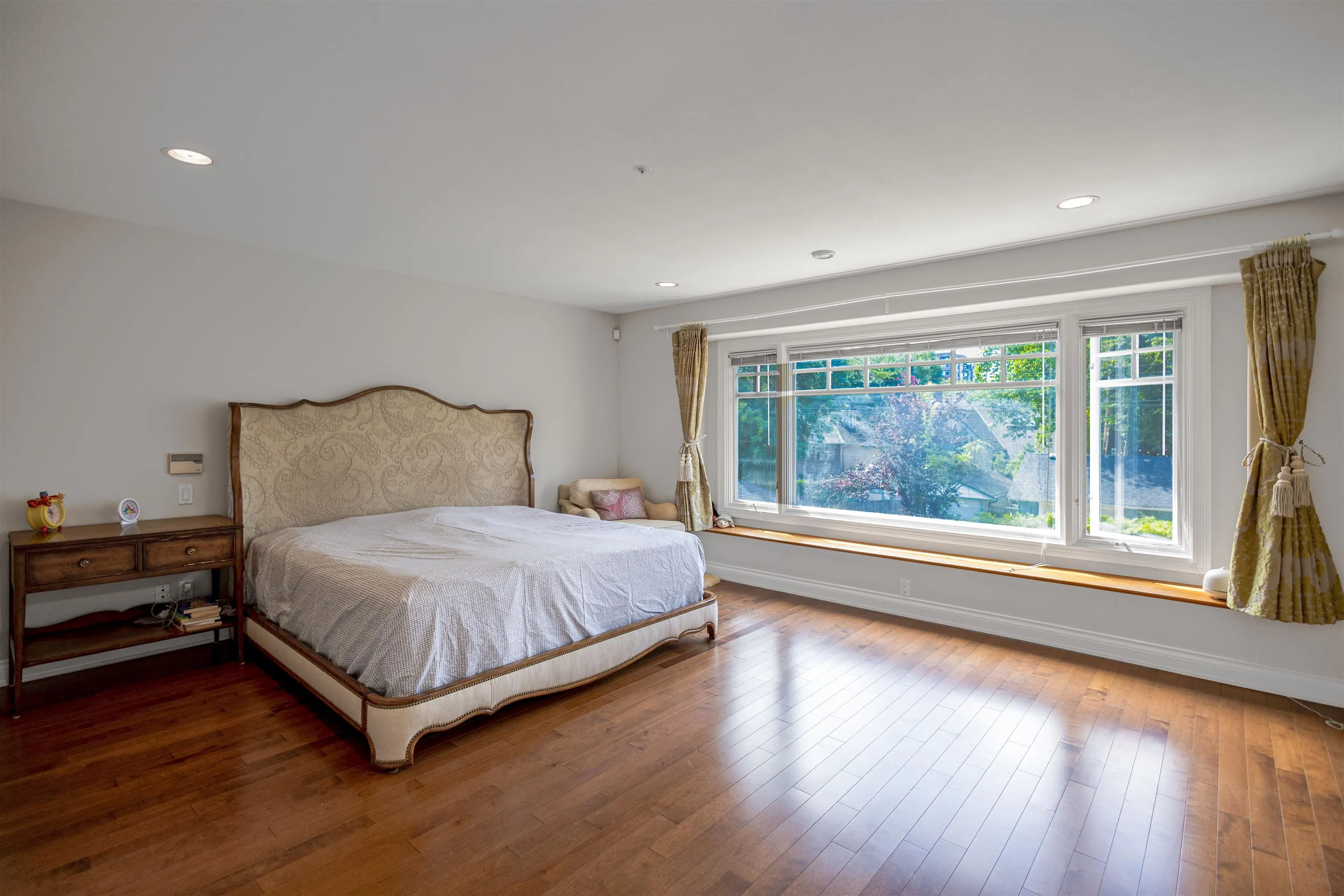 2350 W 36th Avenue