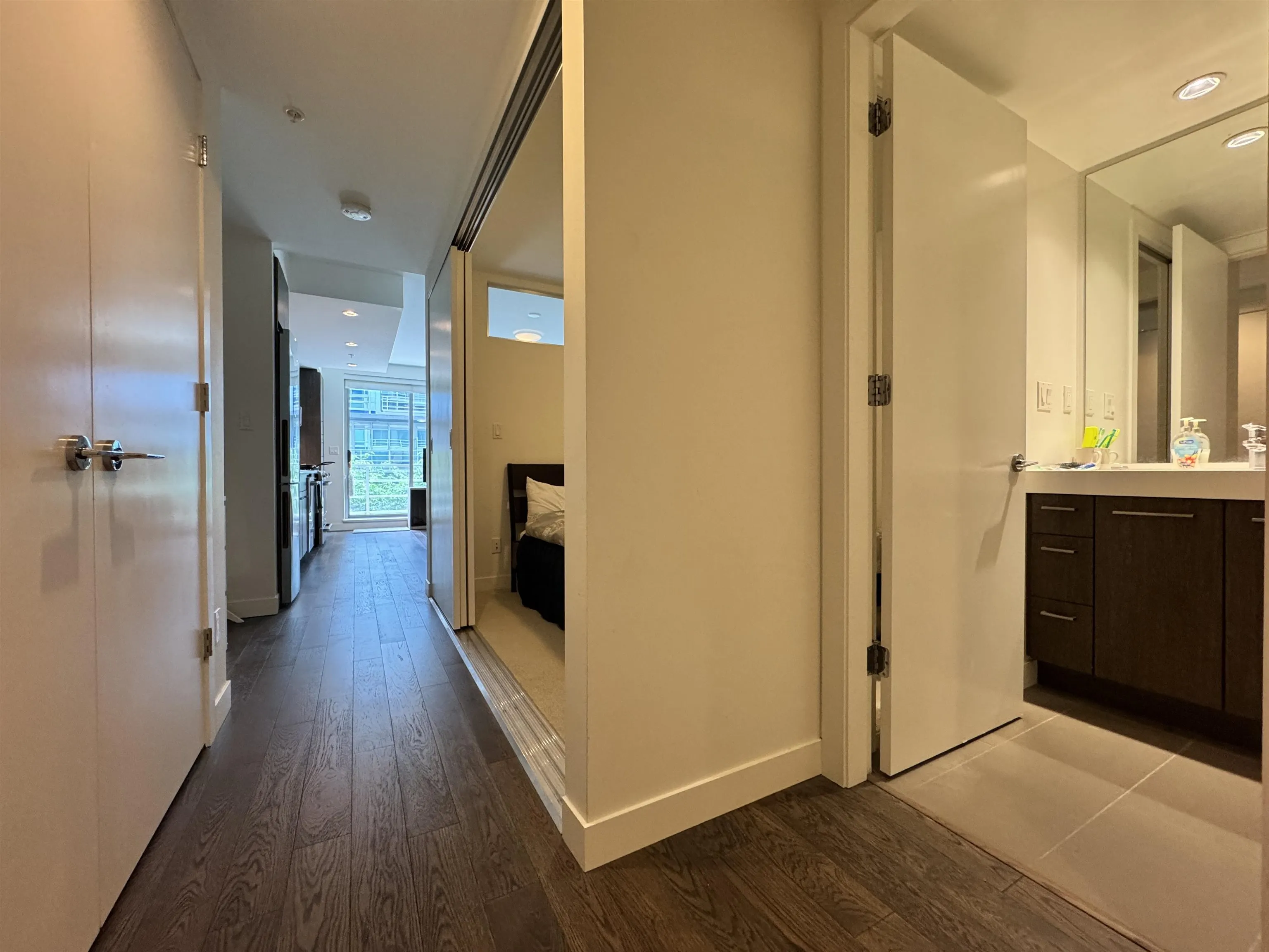 210 9060 University Crescent