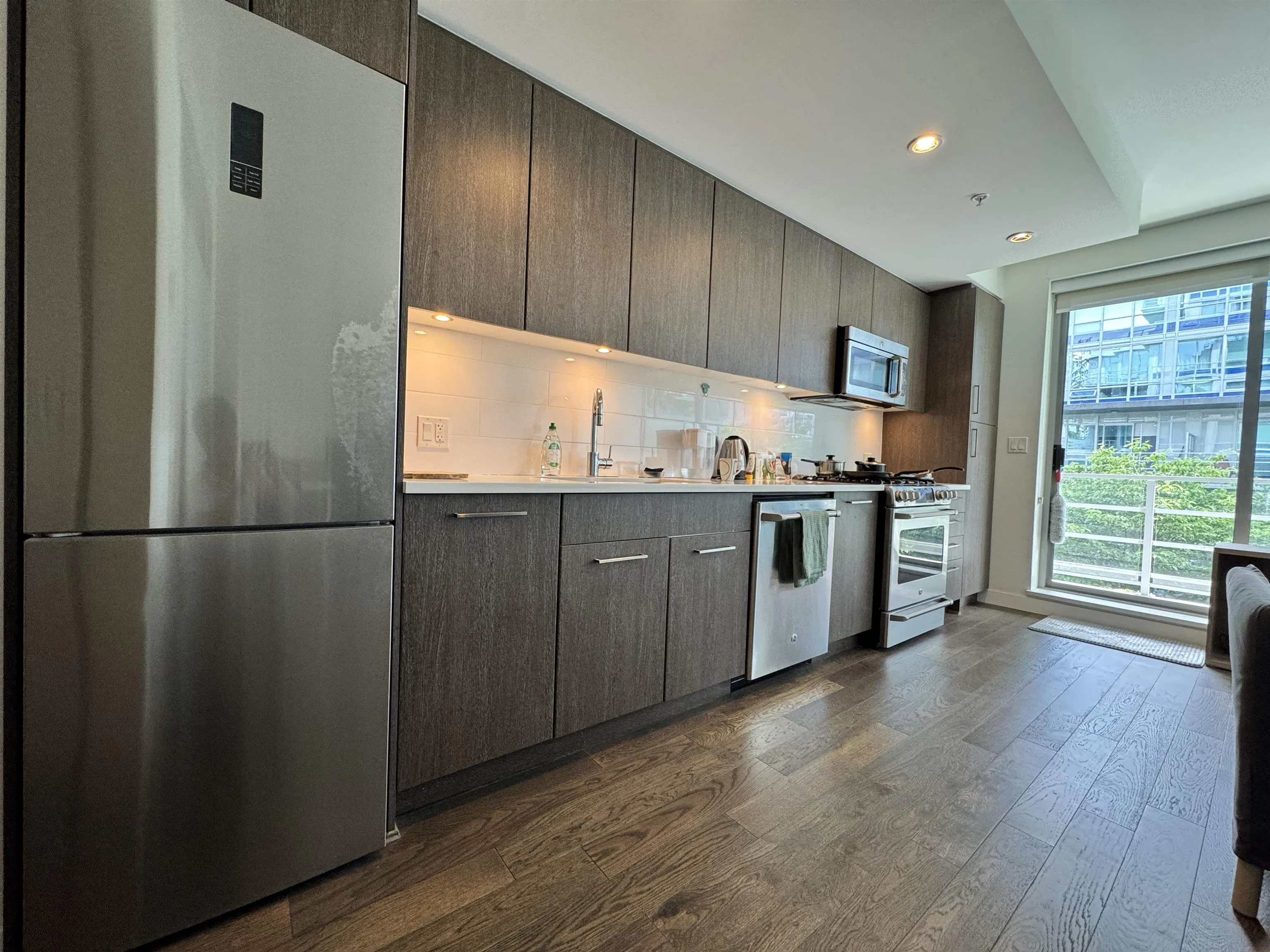 210 9060 University Crescent