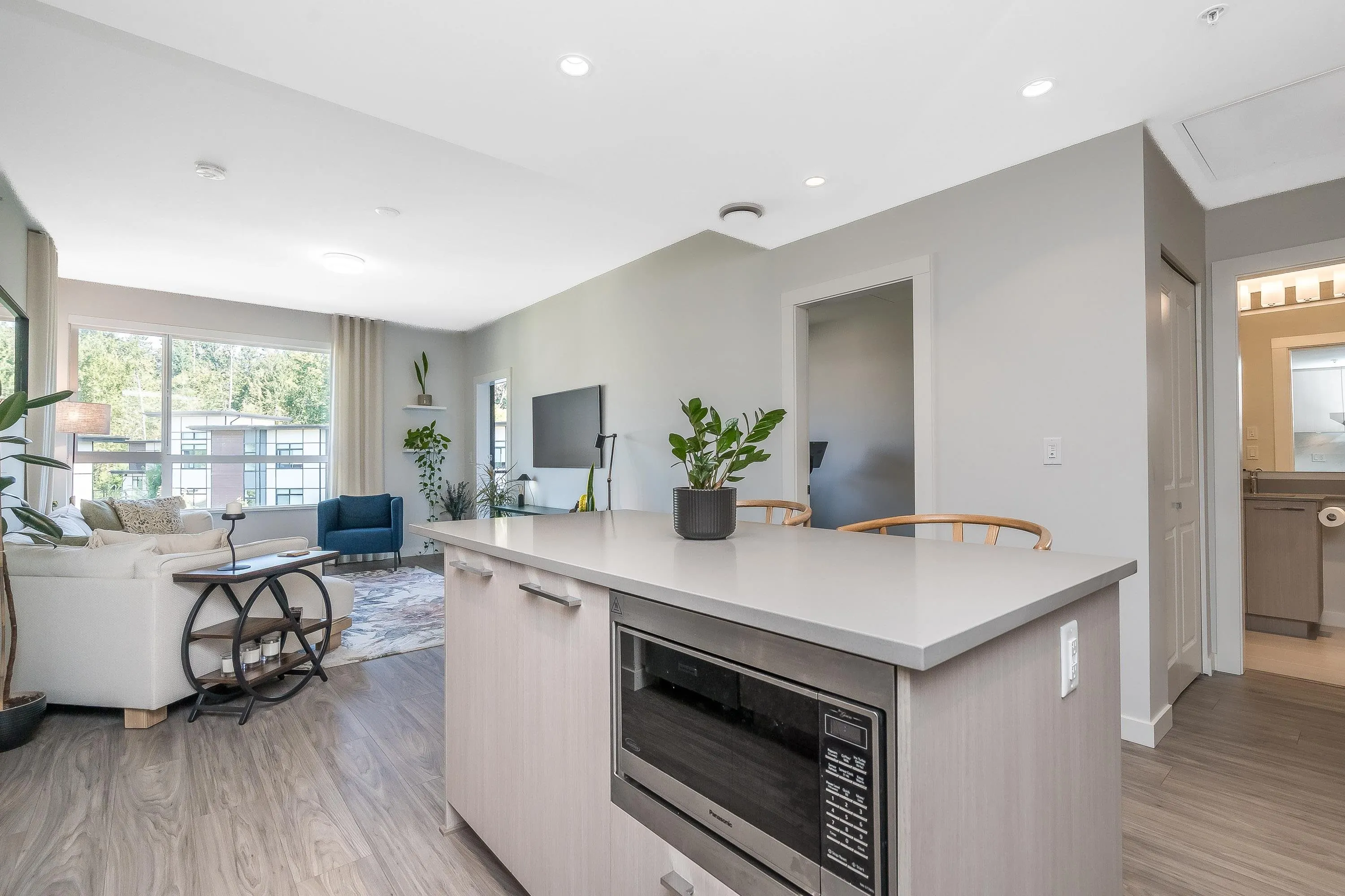 508 6438 Byrnepark Drive