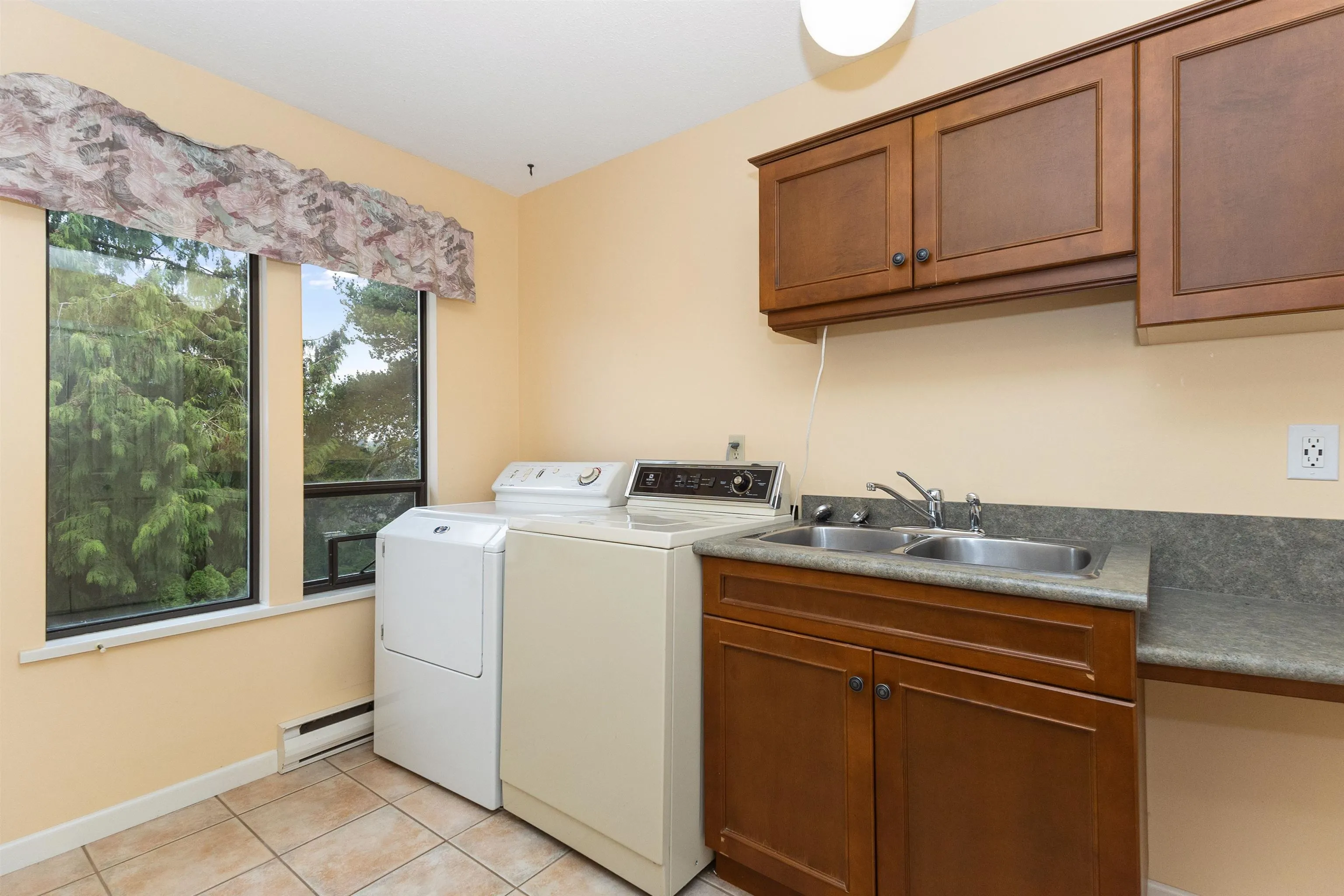 2241 Bevan Crescent