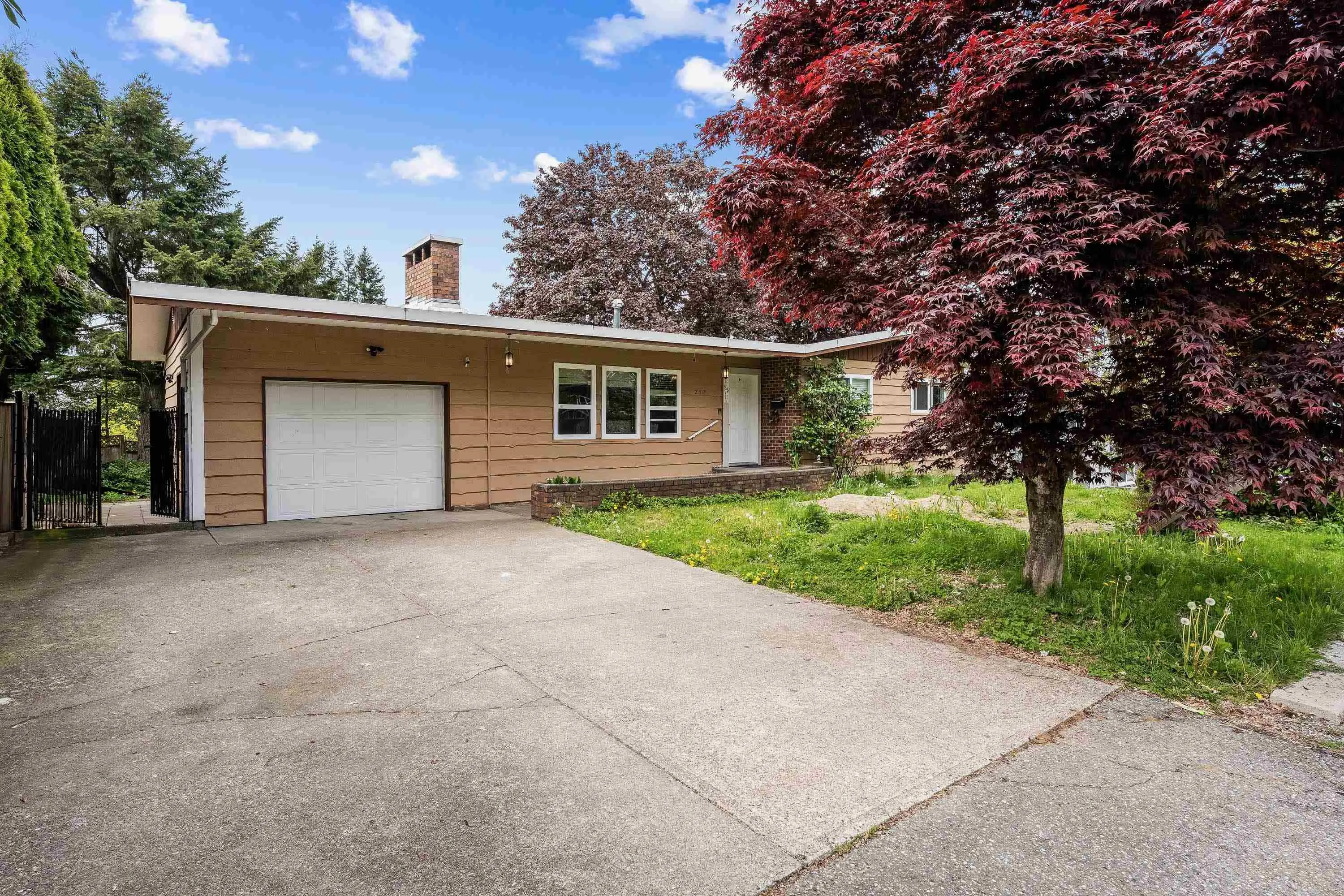 2519 Magnolia Crescent
