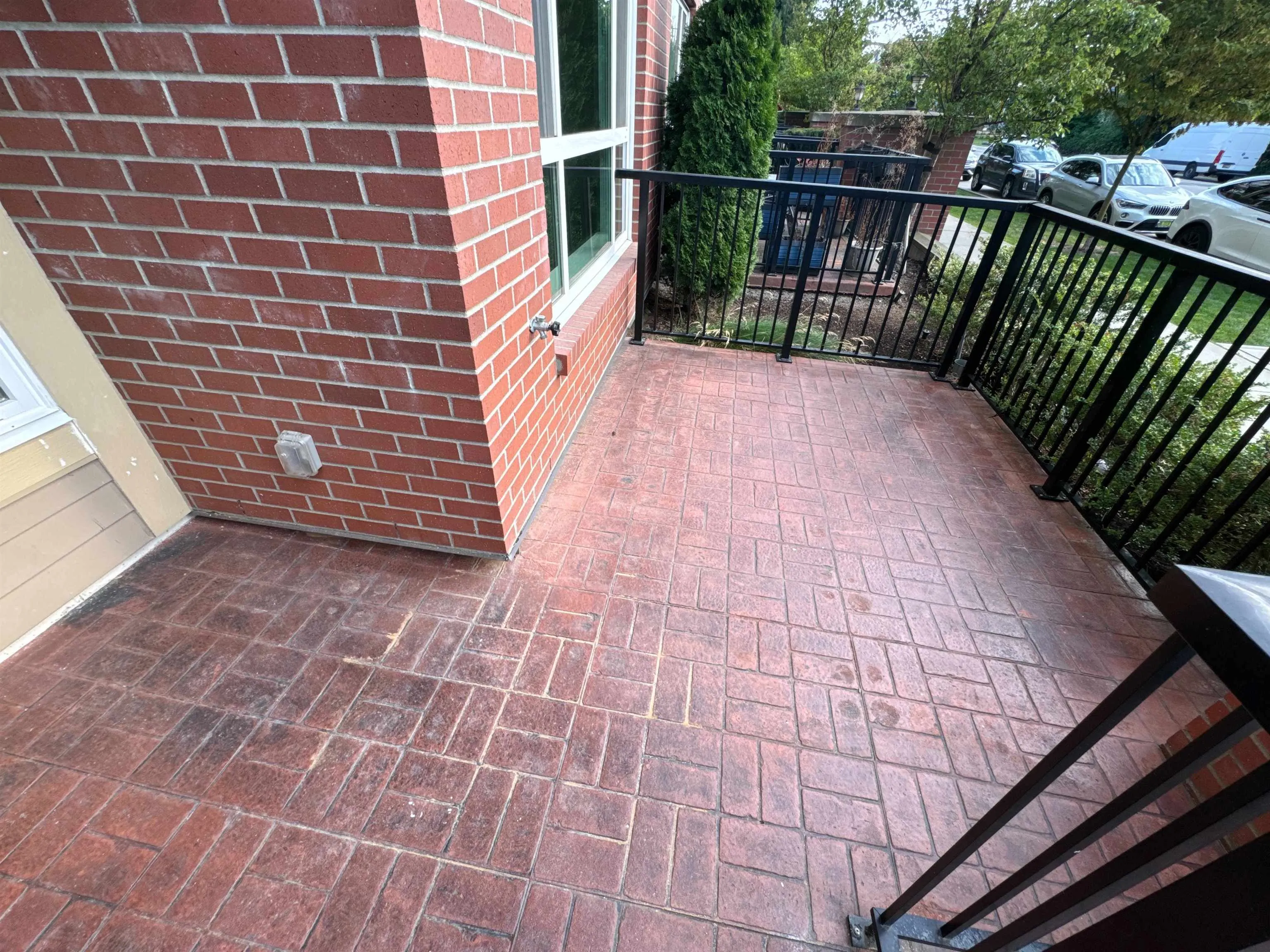 103 10688 140 Street