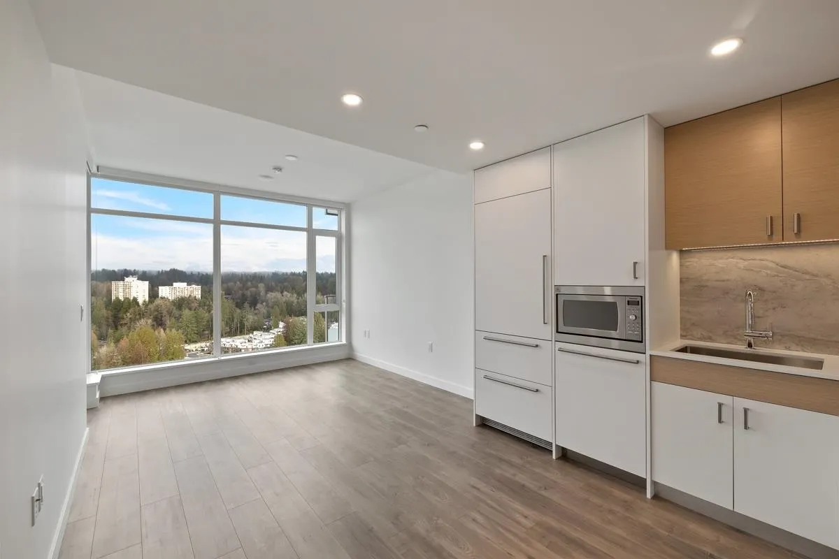 2201 200 Klahanie Court