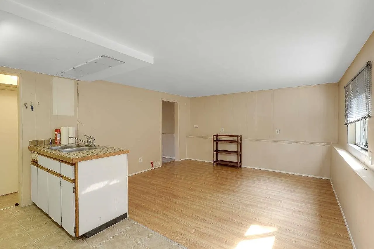 14069 115a Avenue