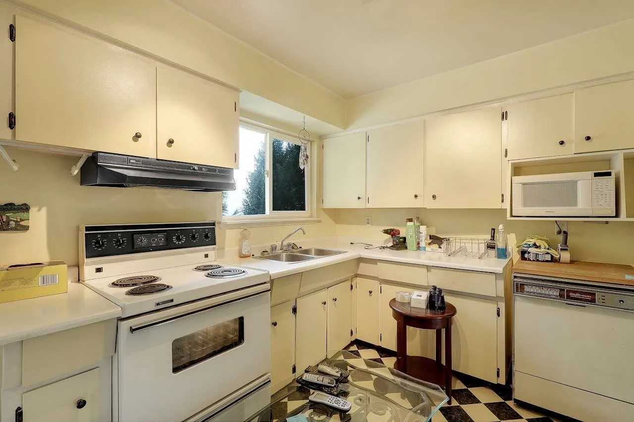 14069 115a Avenue