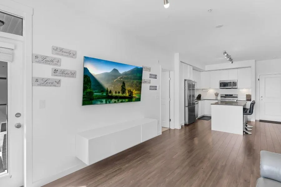 304 15848 Fraser Highway