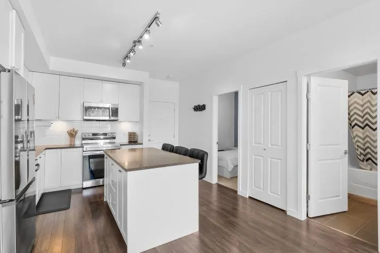 304 15848 Fraser Highway