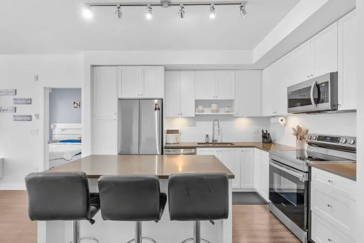 304 15848 Fraser Highway