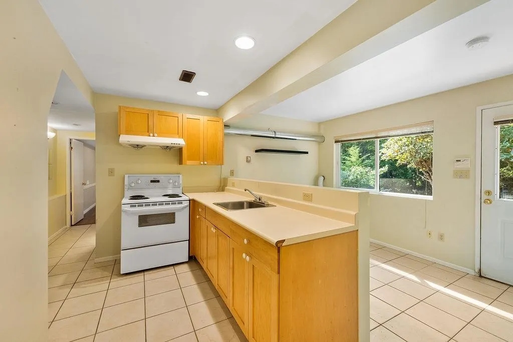 4393 Glencanyon Drive