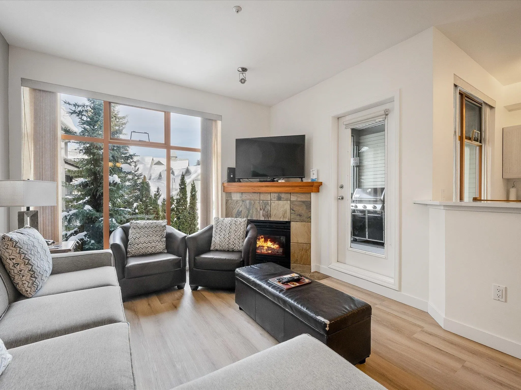 30 (50) 4355 Northlands Boulevard