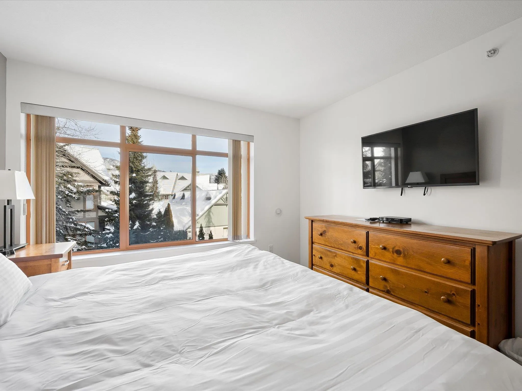 30 (50) 4355 Northlands Boulevard