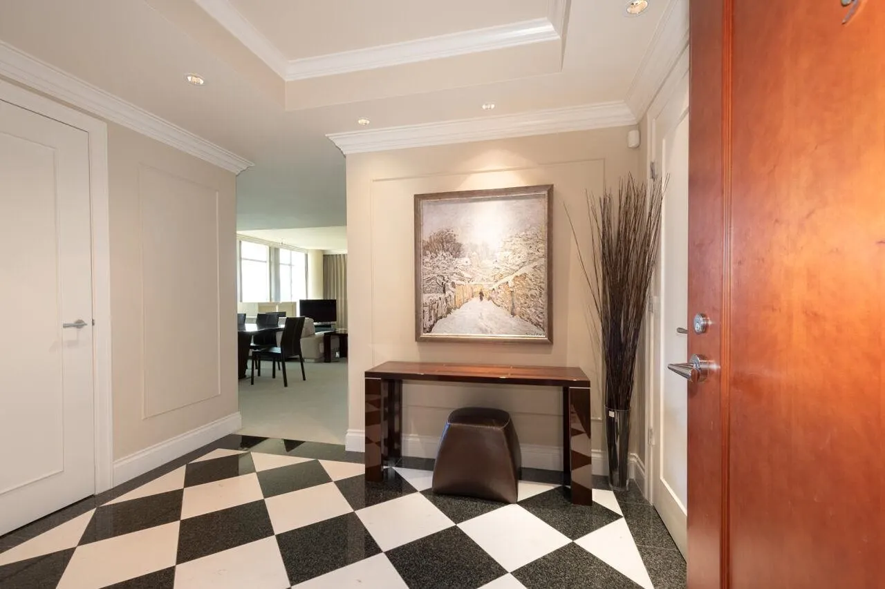 901 1515 Homer Mews