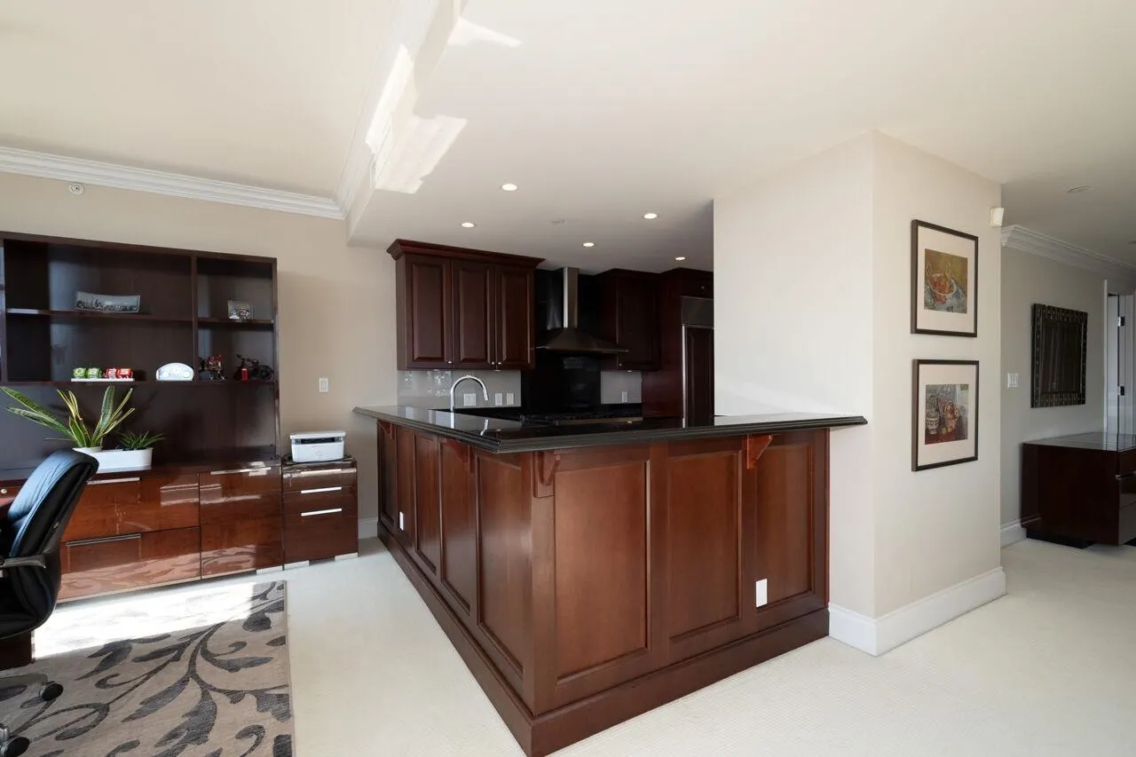 901 1515 Homer Mews