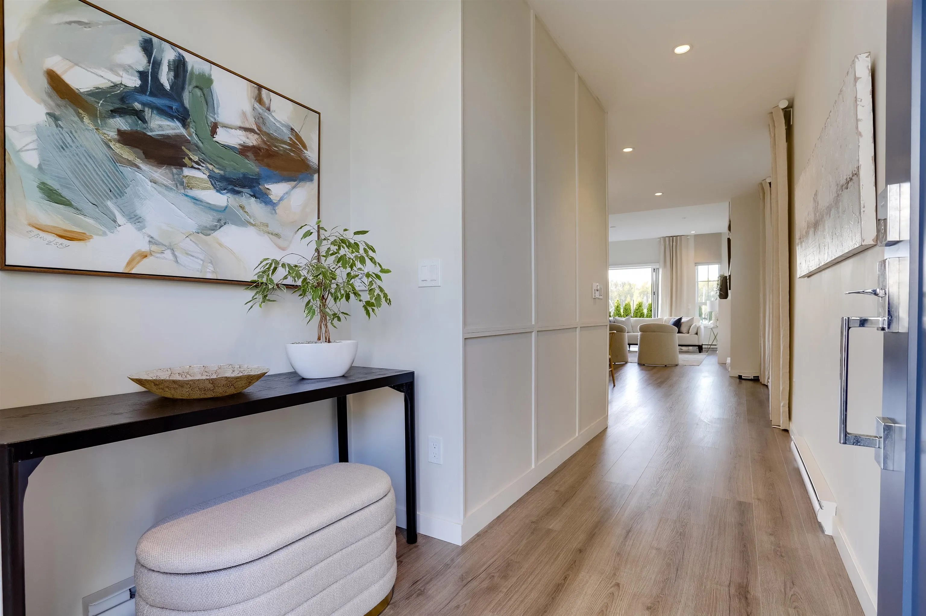 100 5311 Admiral Way