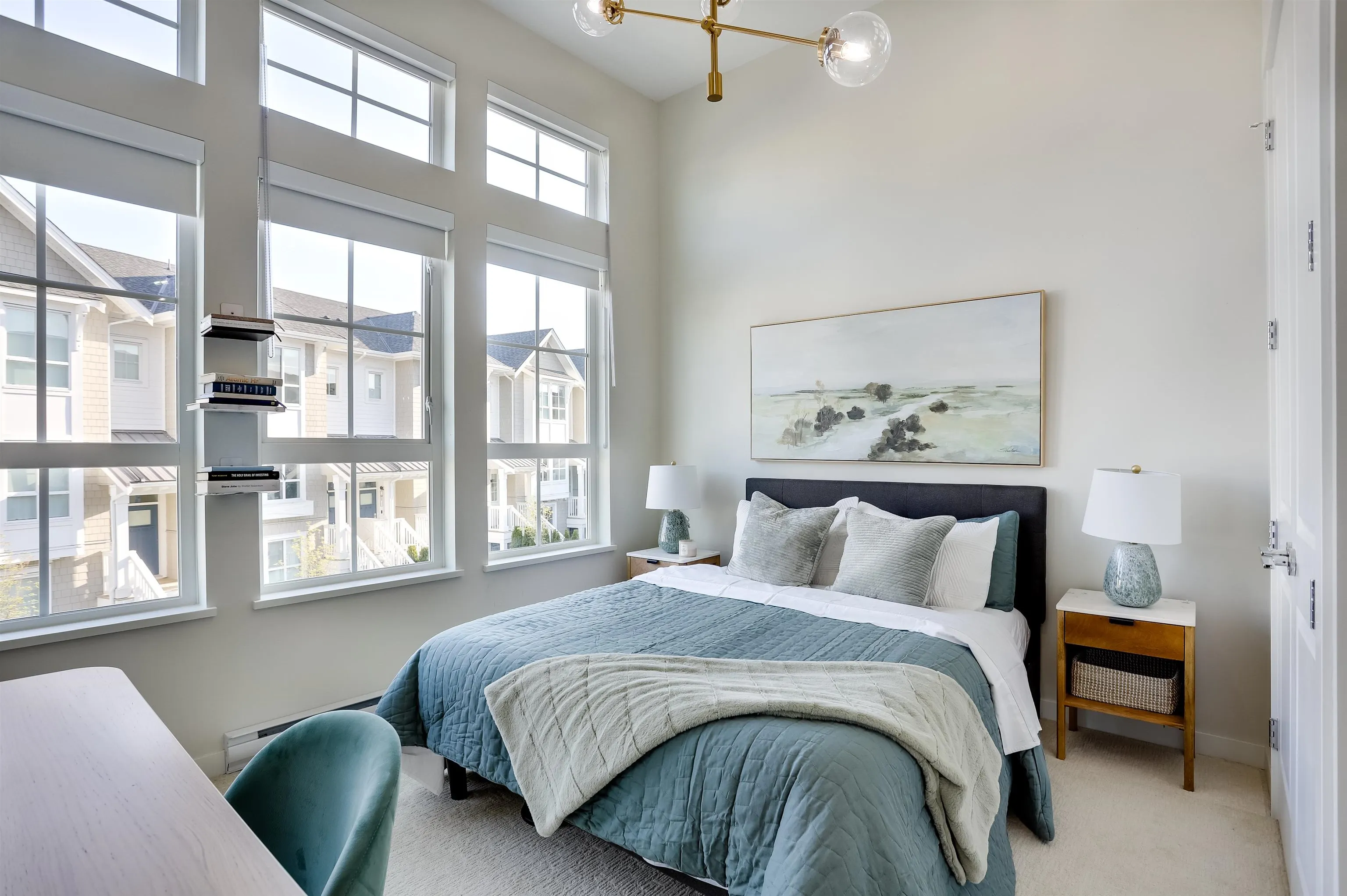 100 5311 Admiral Way