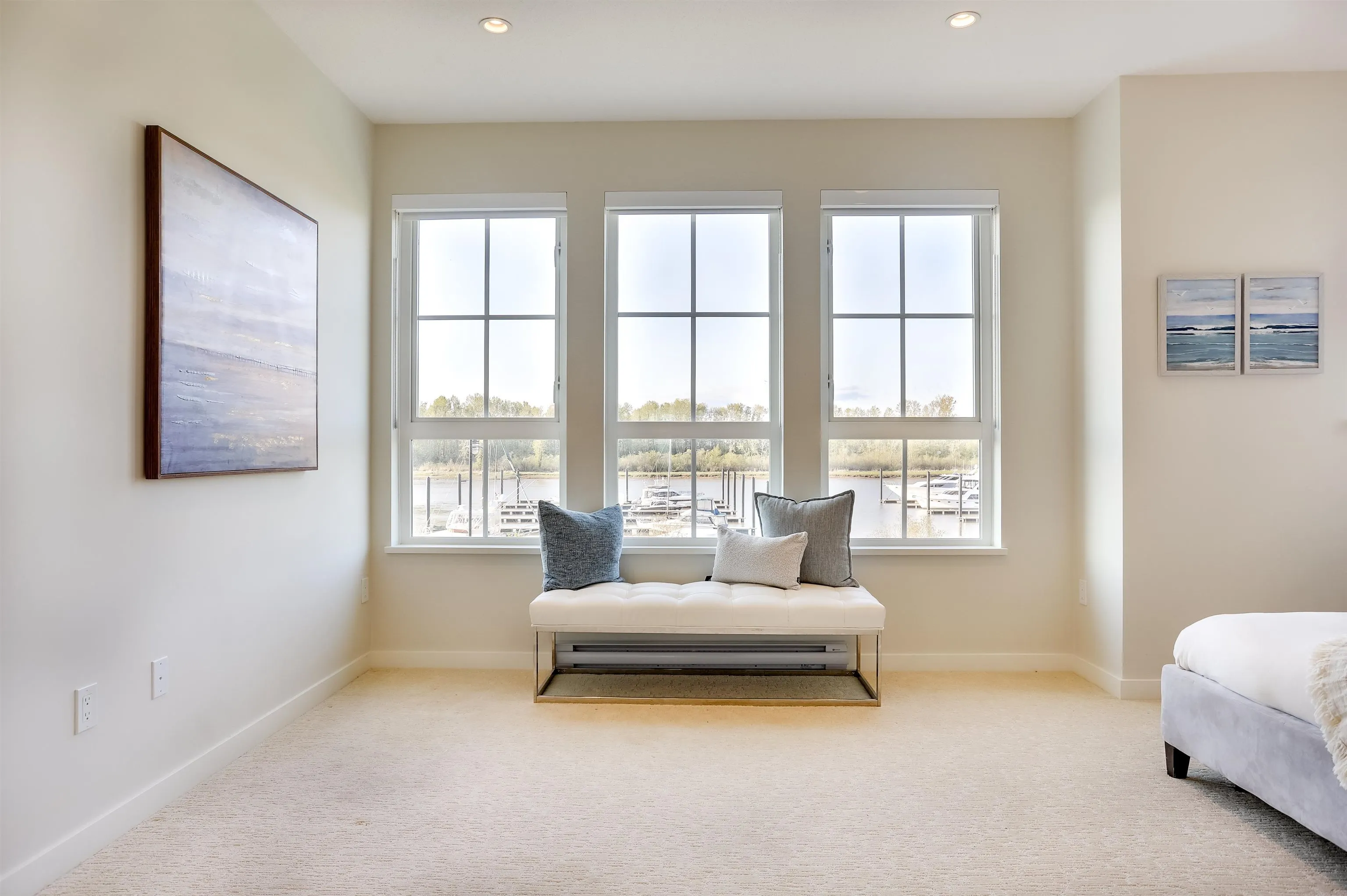 100 5311 Admiral Way