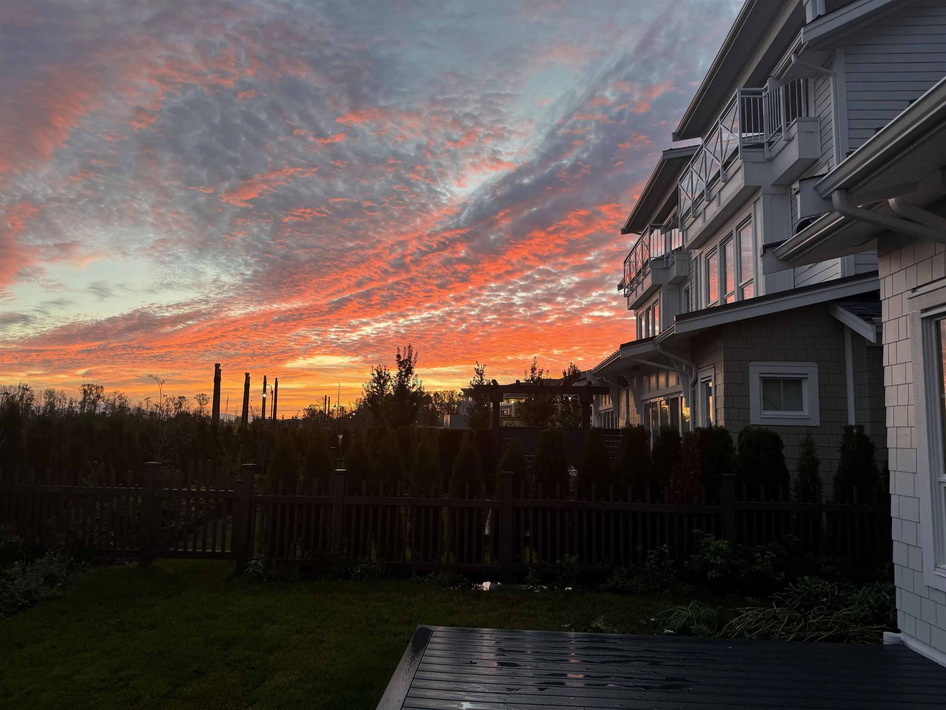 100 5311 Admiral Way