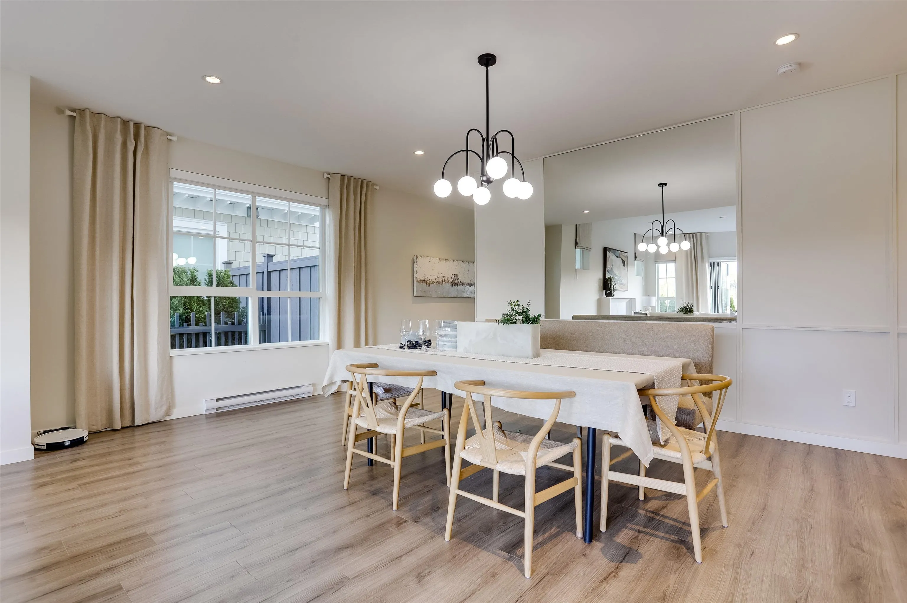 100 5311 Admiral Way