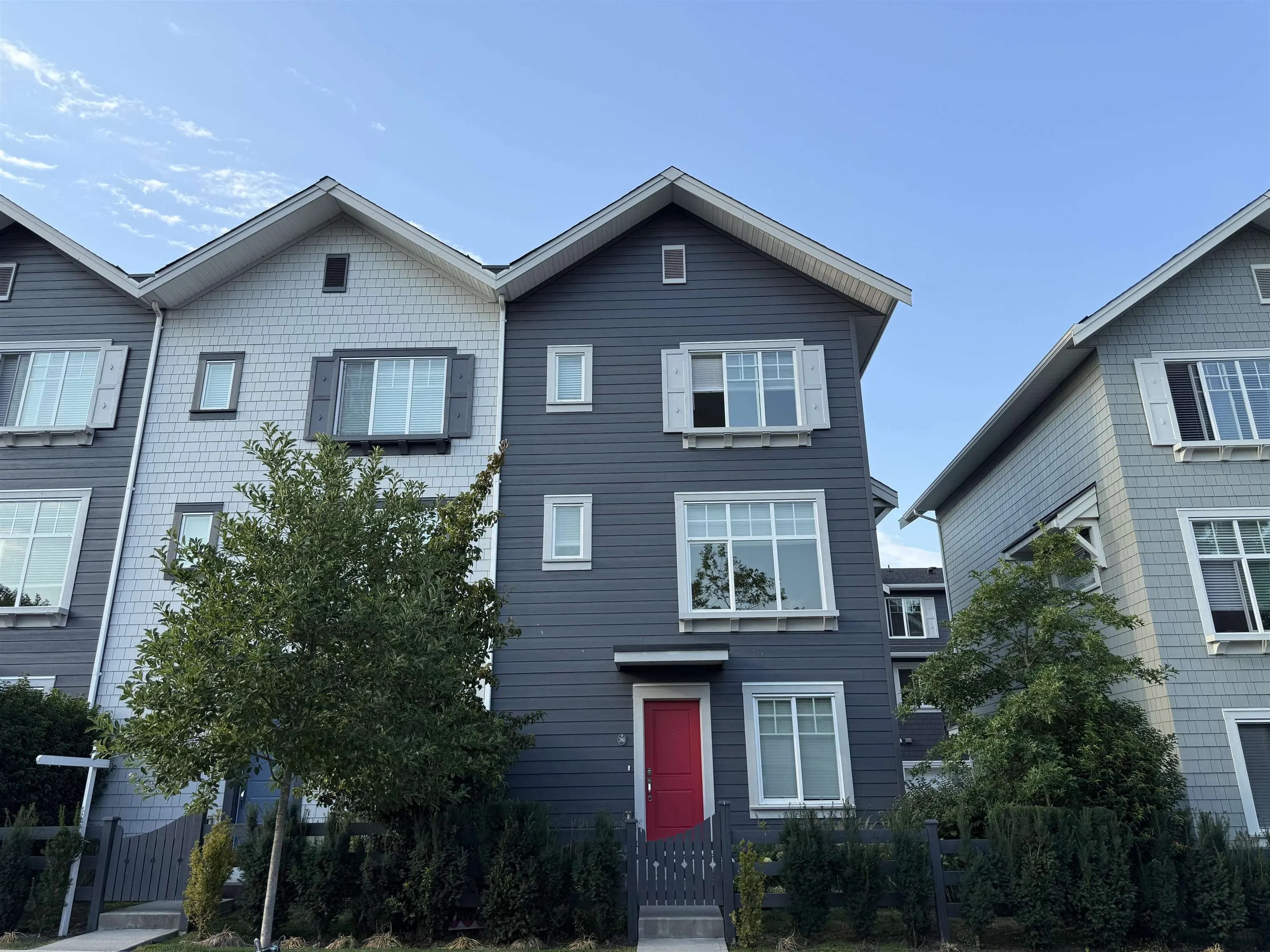 36 15489 99a Avenue