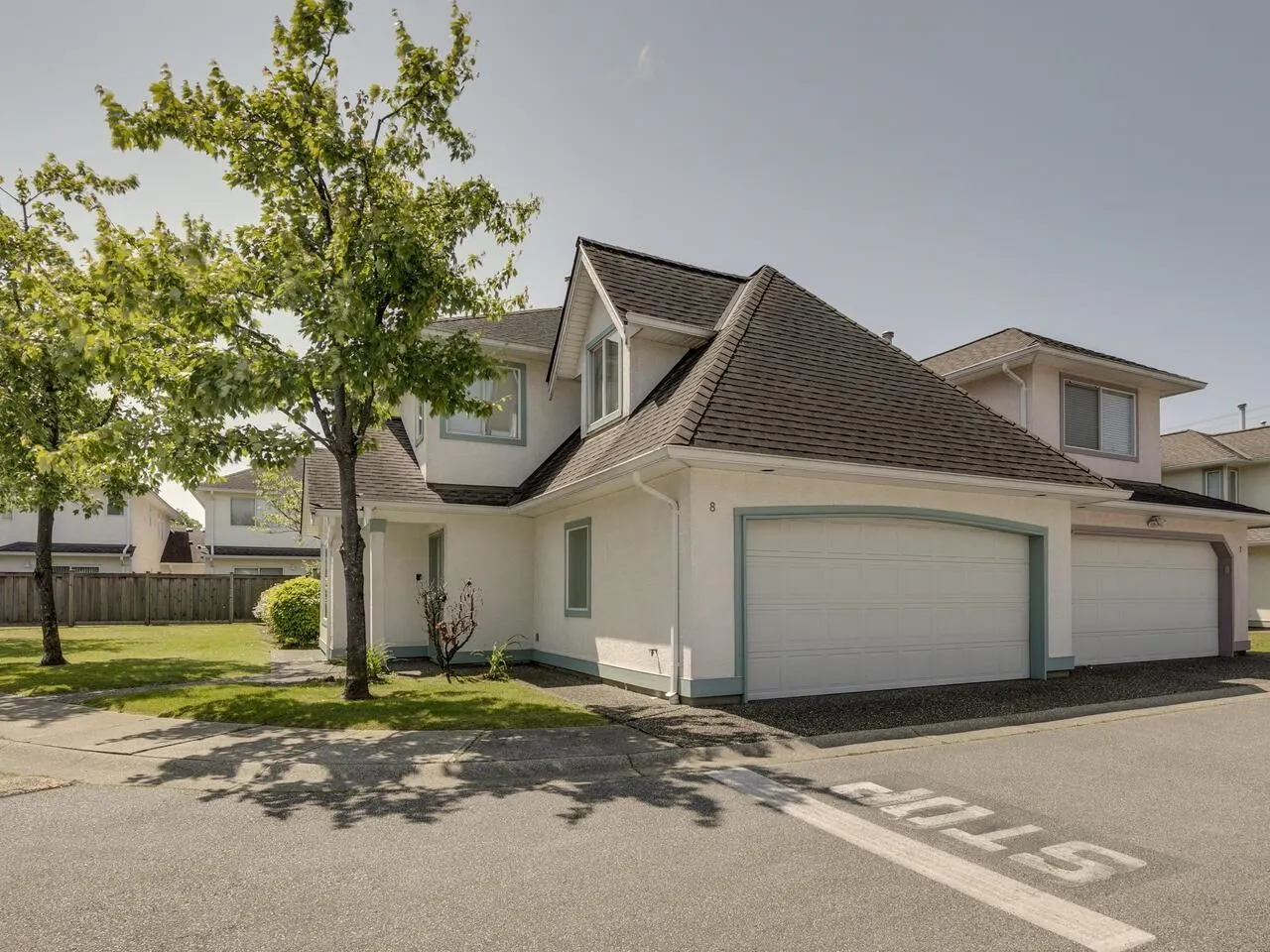 8 10000 Fisher Gate