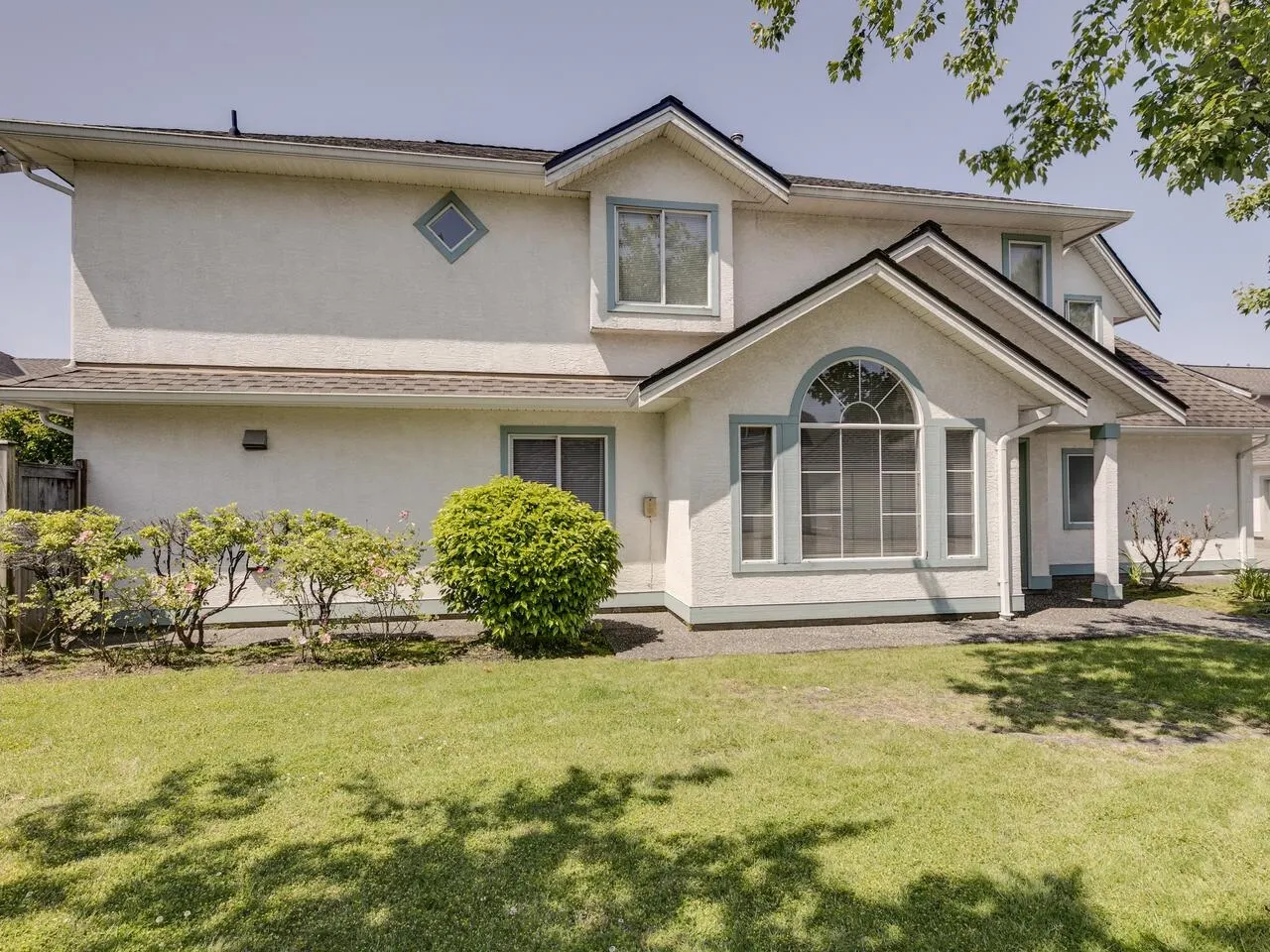 8 10000 Fisher Gate