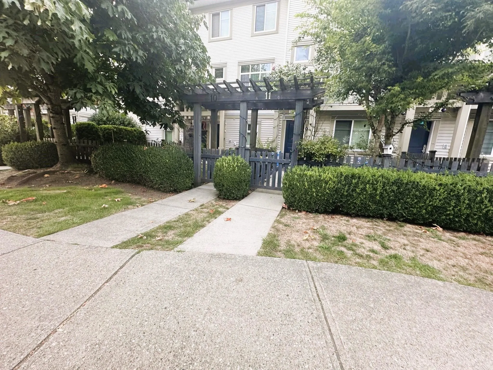 10 8418 163 Street