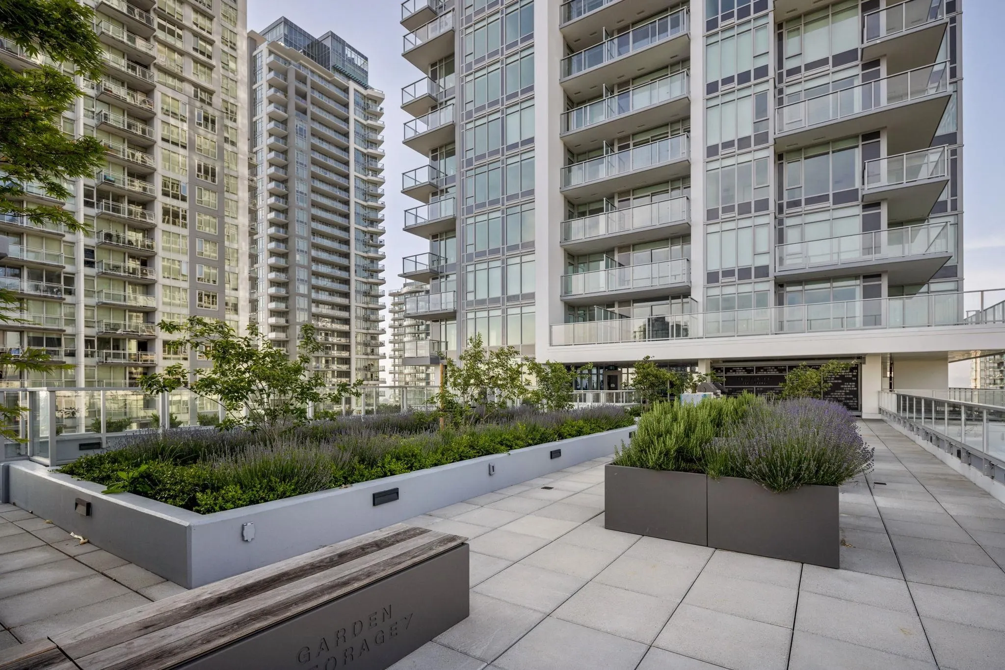 4305 13350 Central Avenue