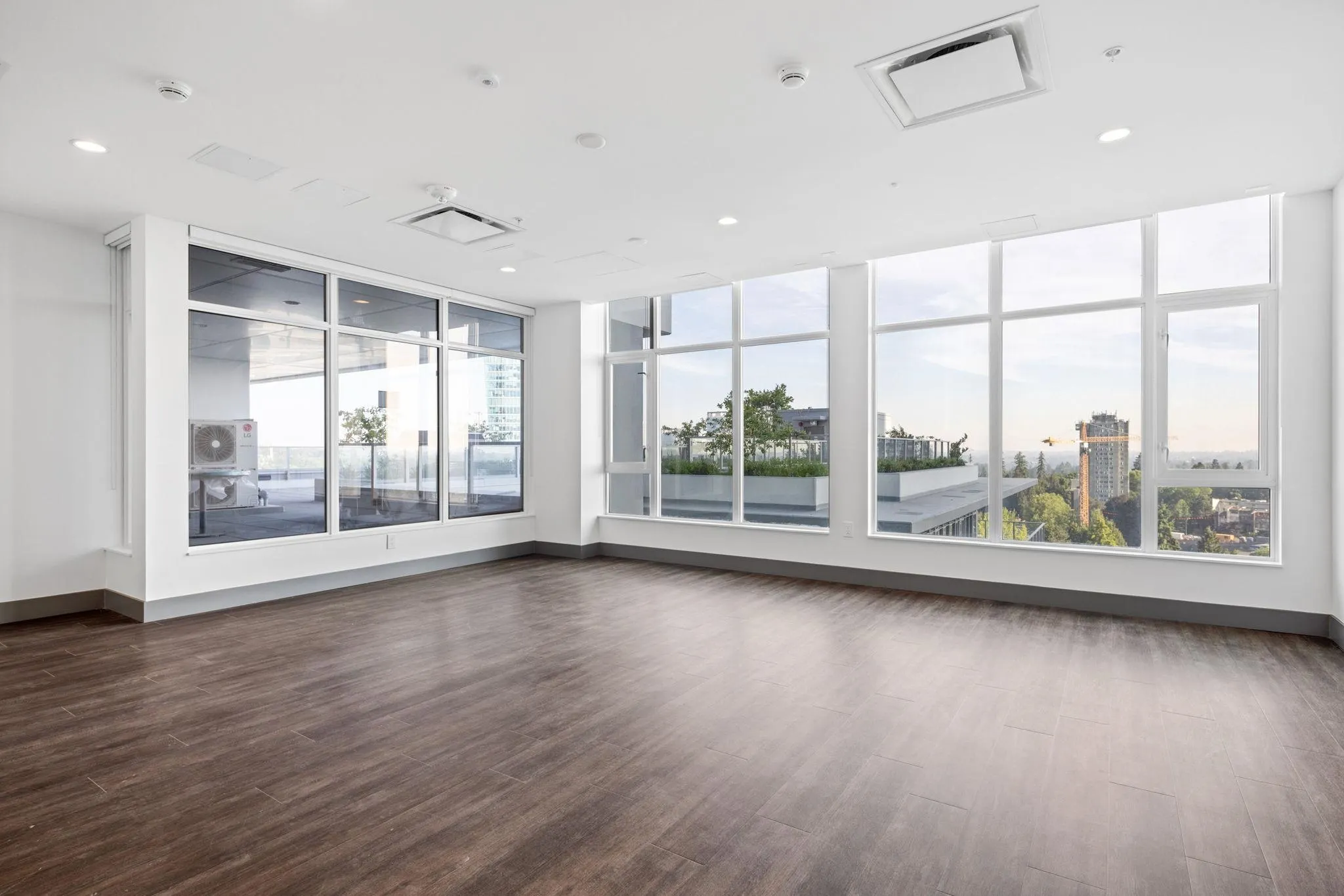 4305 13350 Central Avenue