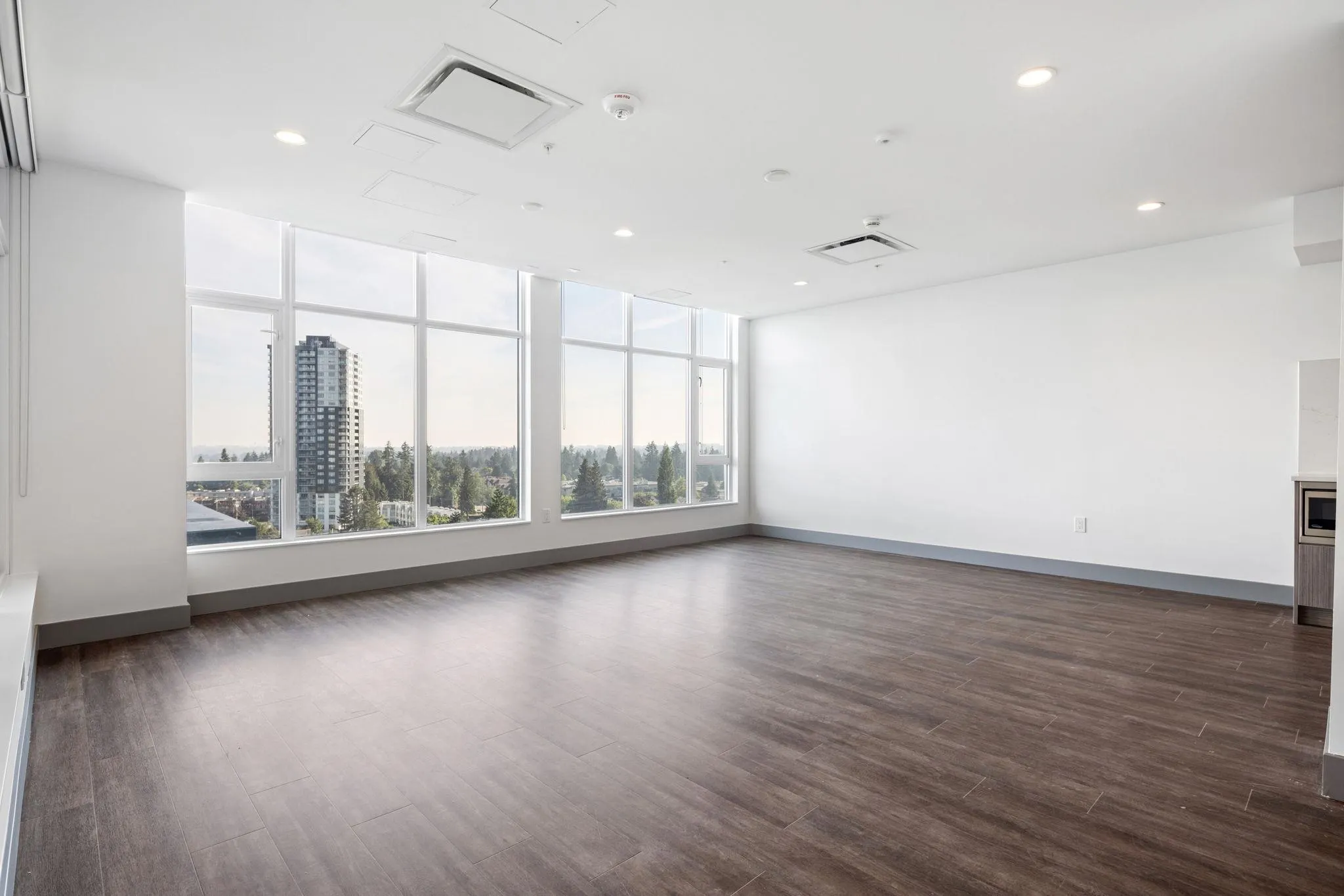 4305 13350 Central Avenue