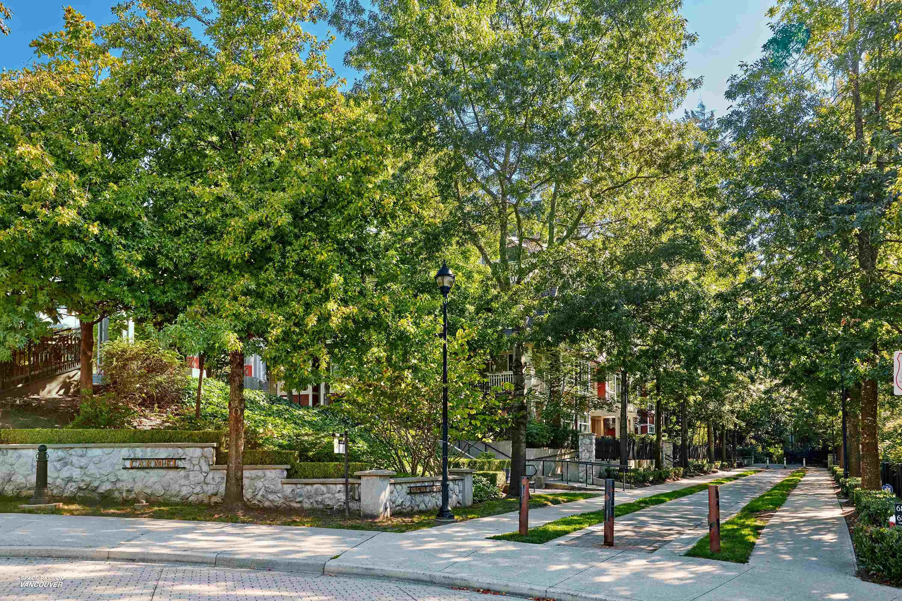 111 6833 Village Green