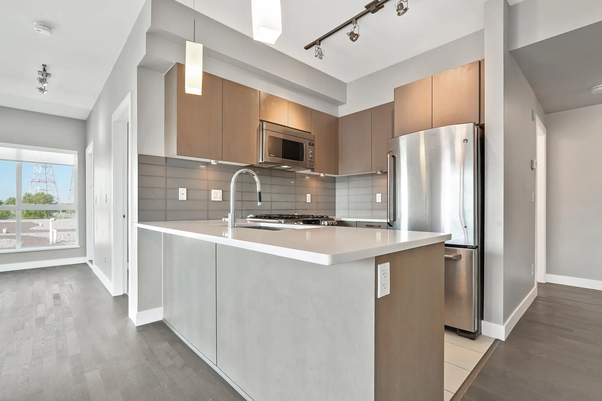 506 10033 River Drive