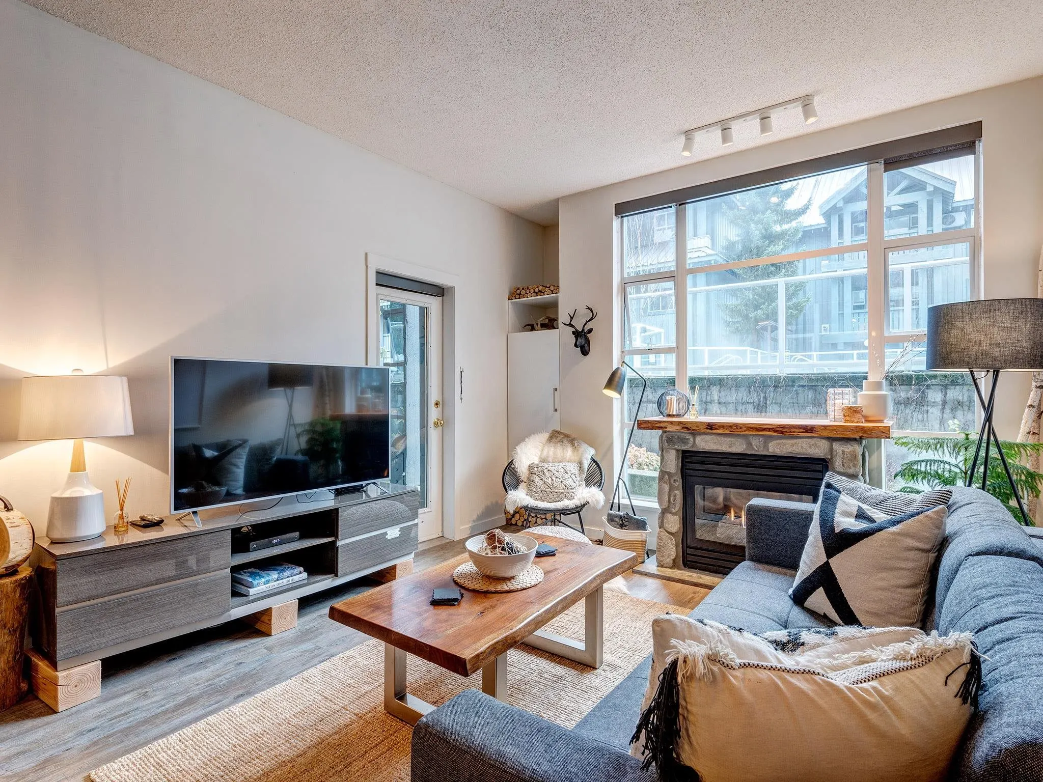 104 4573 Chateau Boulevard
