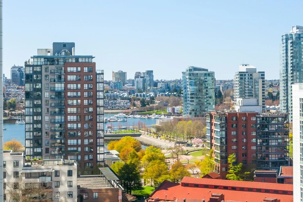 2608 198 Aquarius Mews