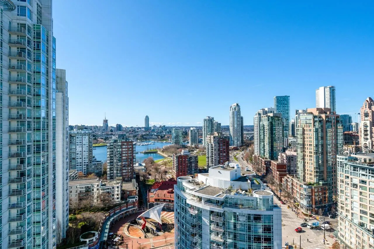 2608 198 Aquarius Mews