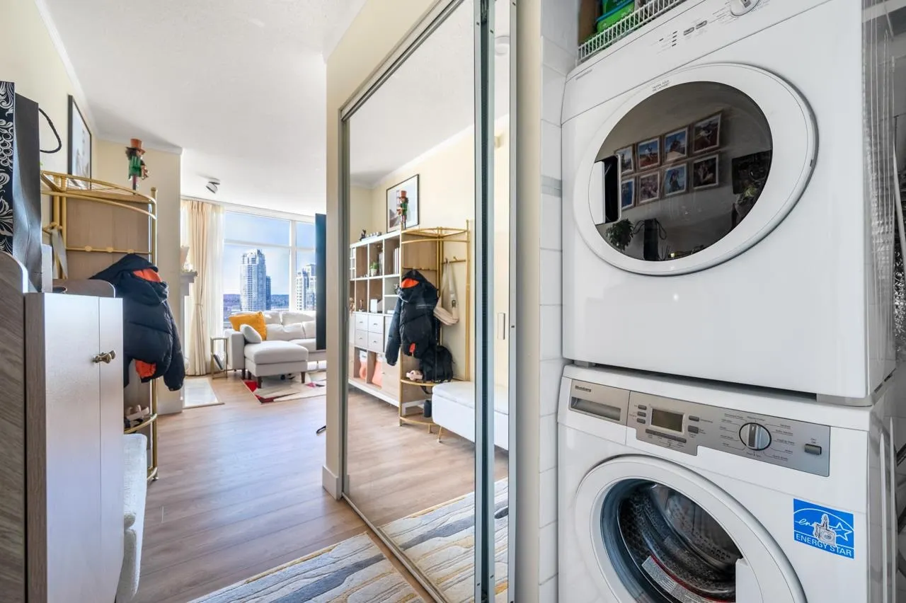 2608 198 Aquarius Mews