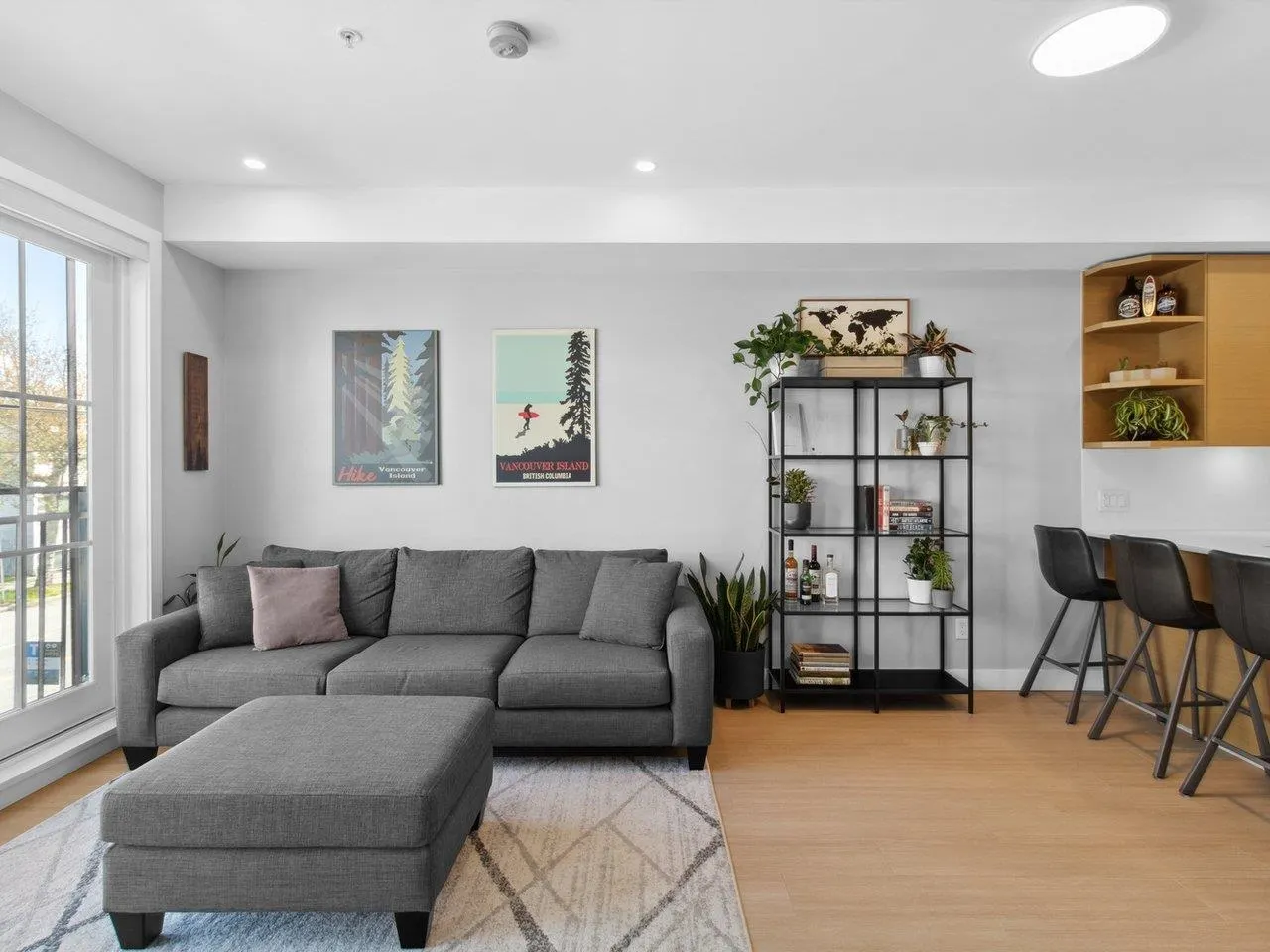 208 2528 Collingwood Street