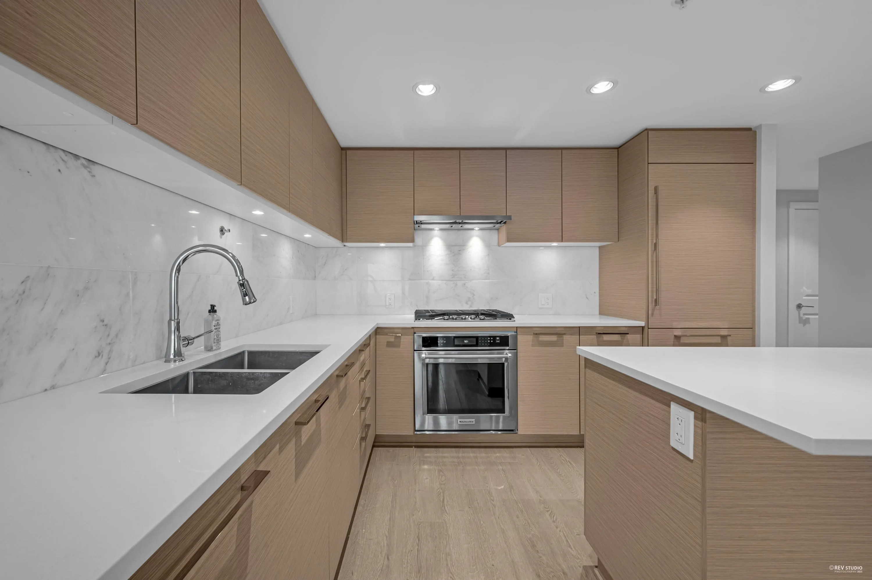1601 6700 Dunblane Avenue