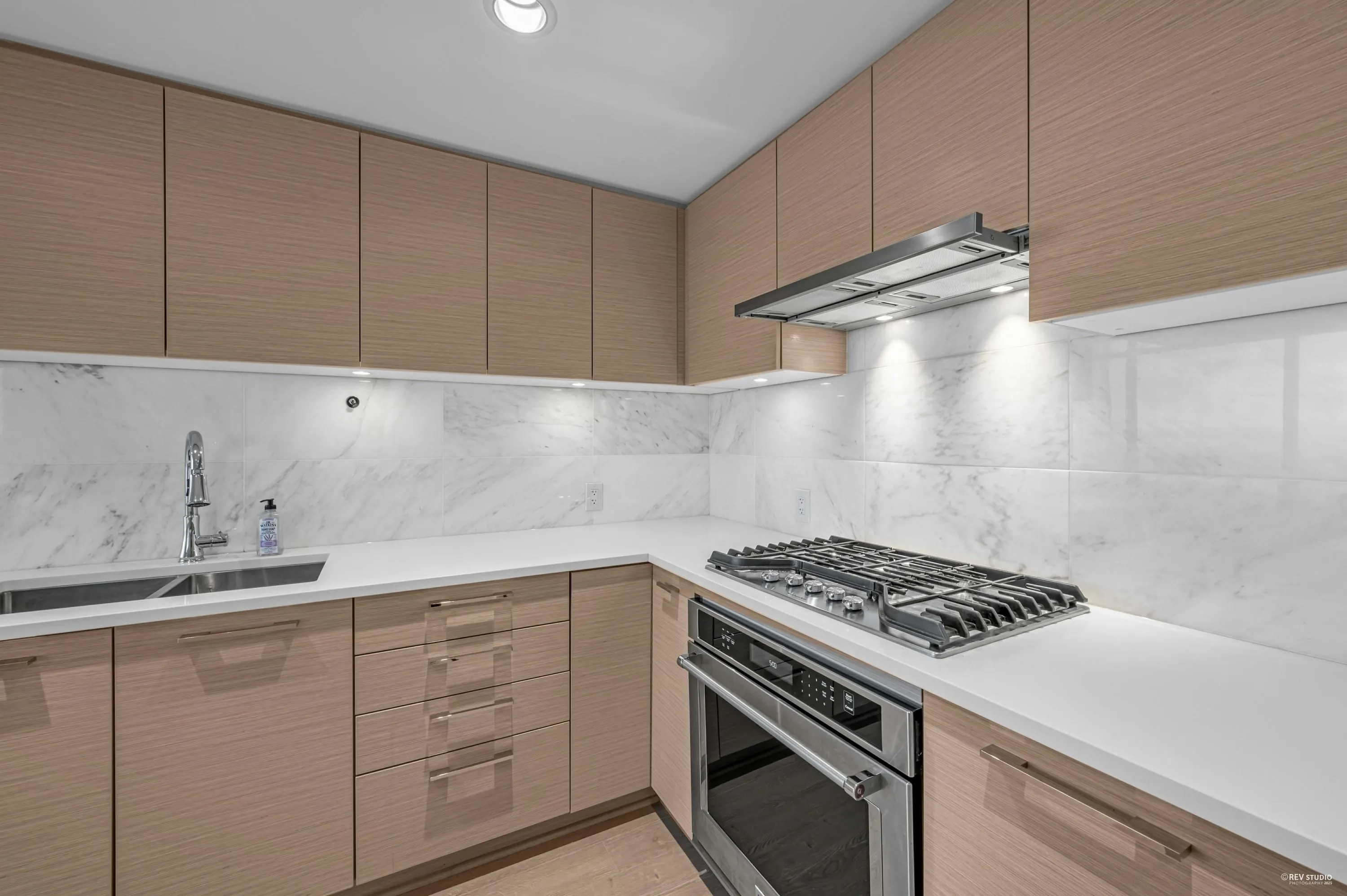 1601 6700 Dunblane Avenue